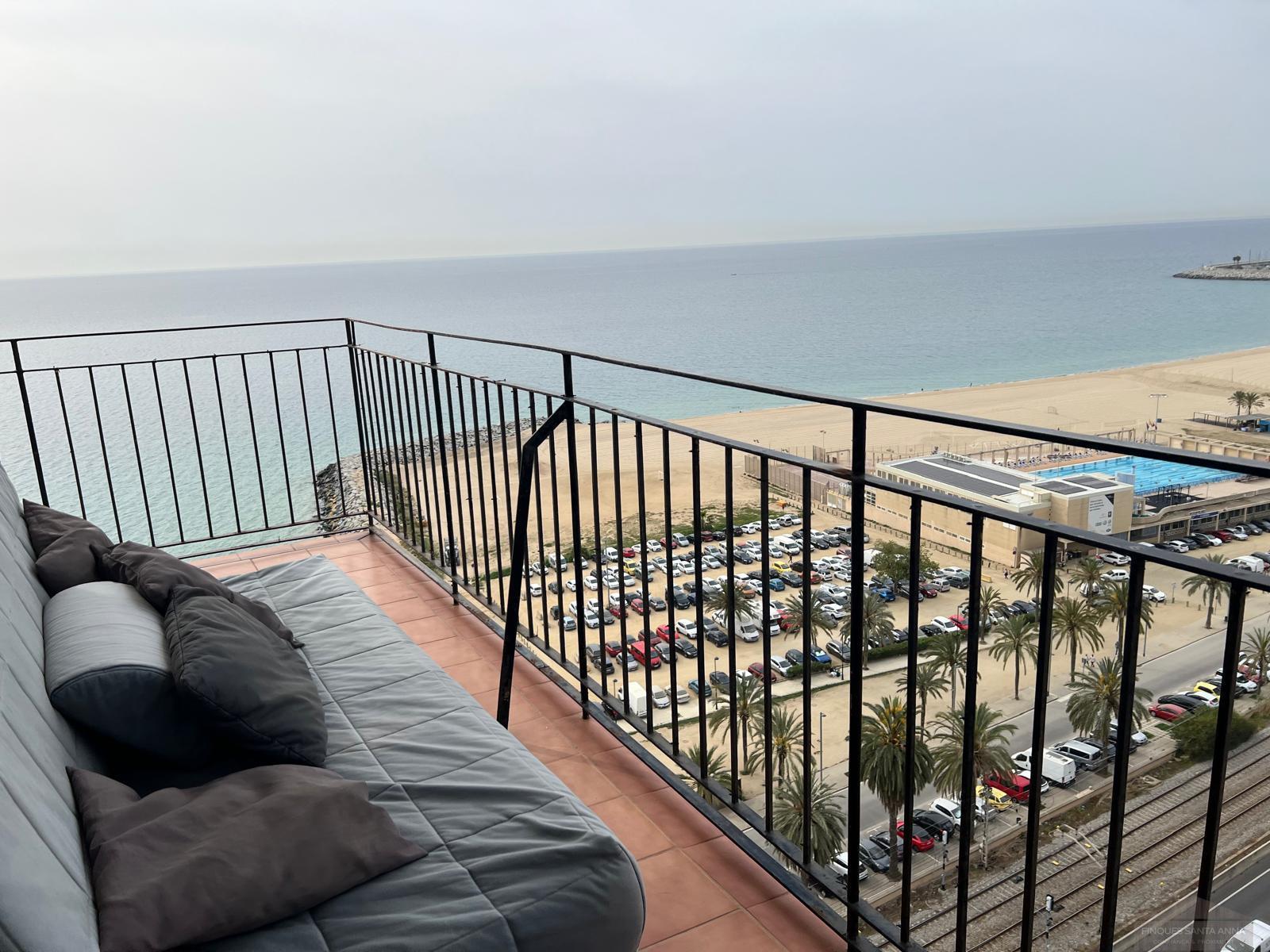 For rent of penthouse in Mataró
