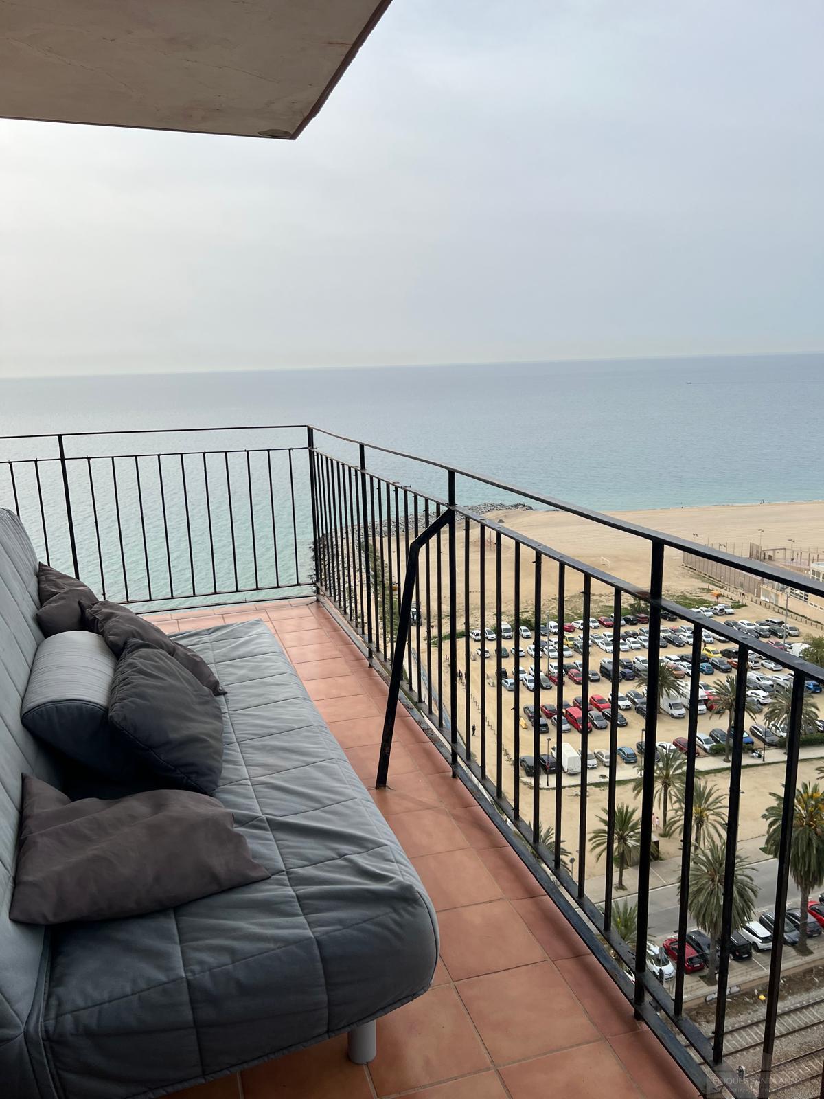 For rent of penthouse in Mataró