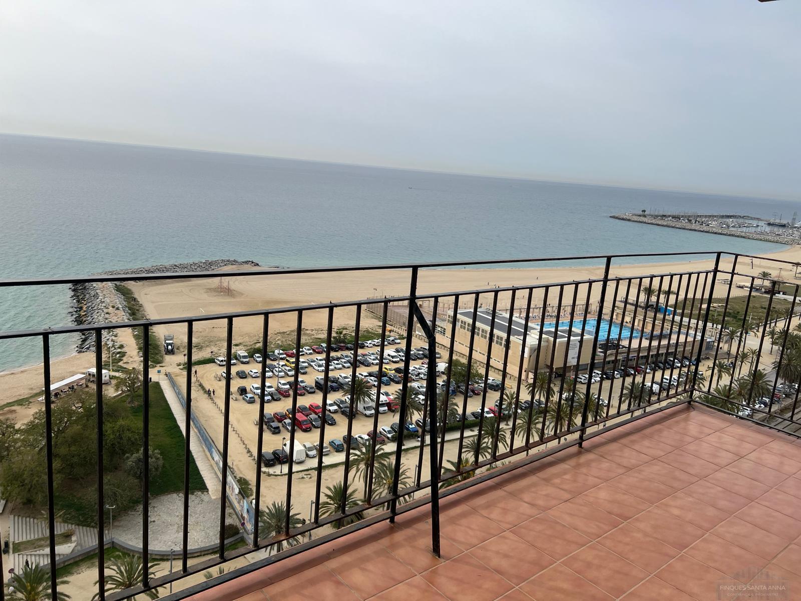 For rent of penthouse in Mataró