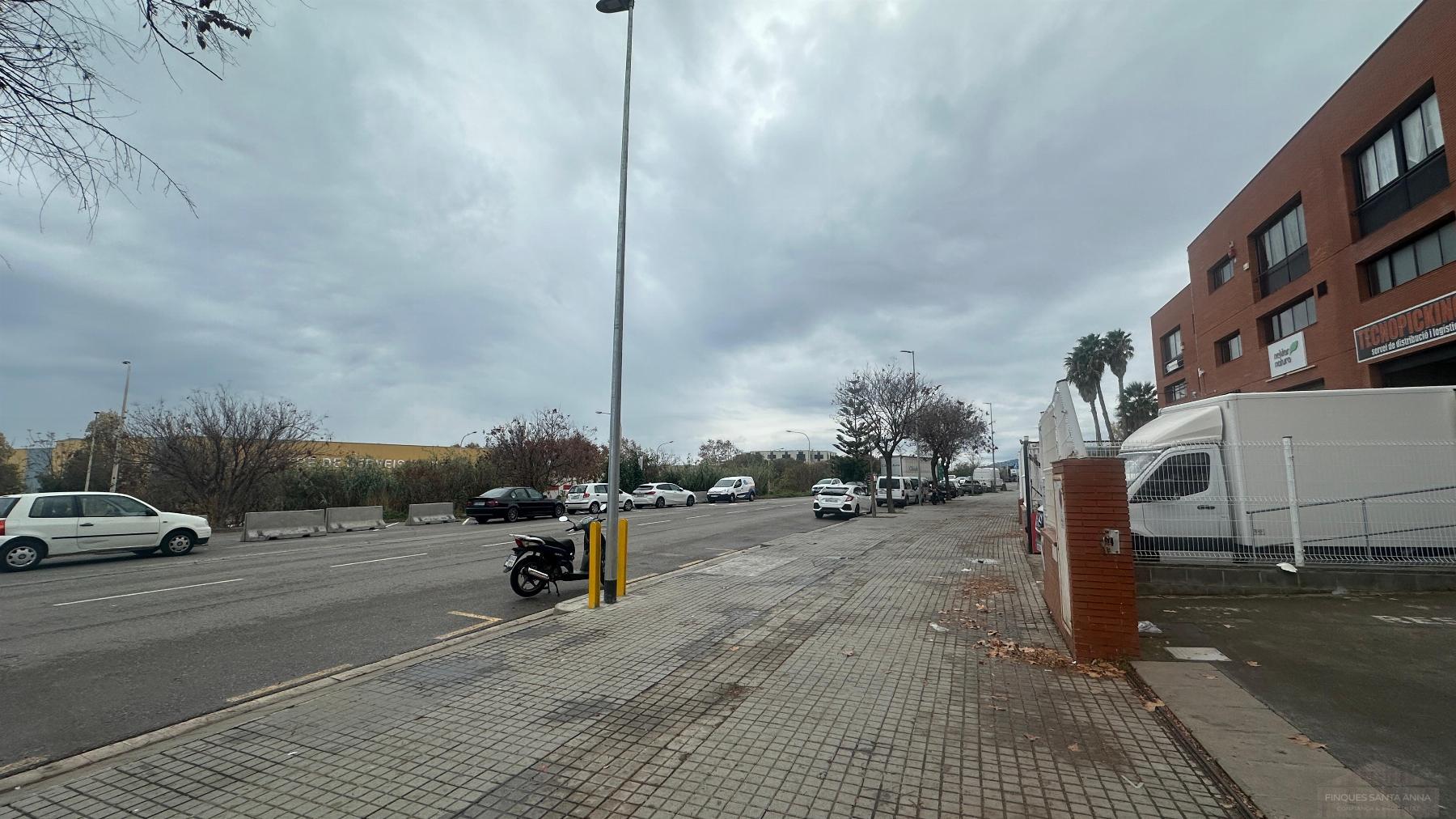 Venda de nau industrial a Mataró
