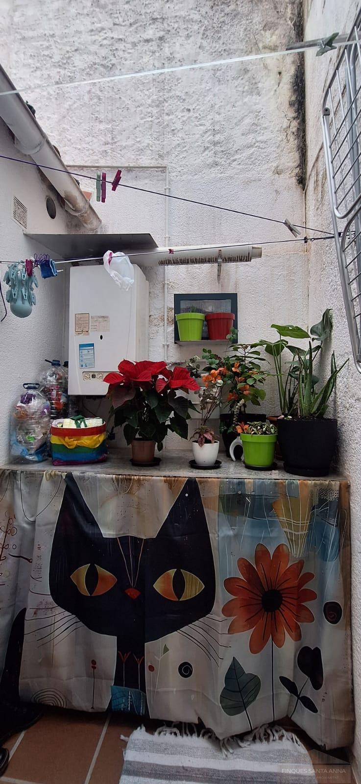 For rent of ground floor in Argentona