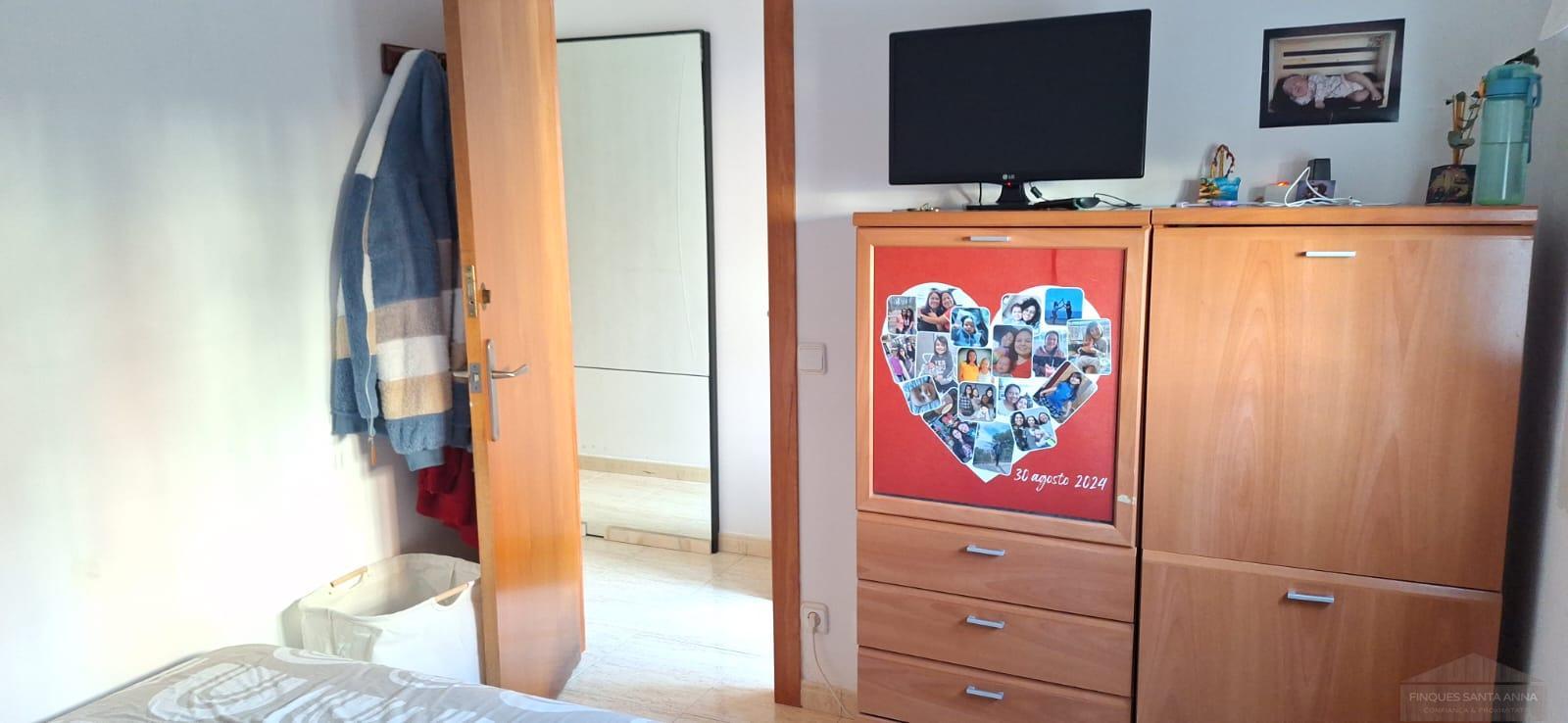 For rent of ground floor in Argentona