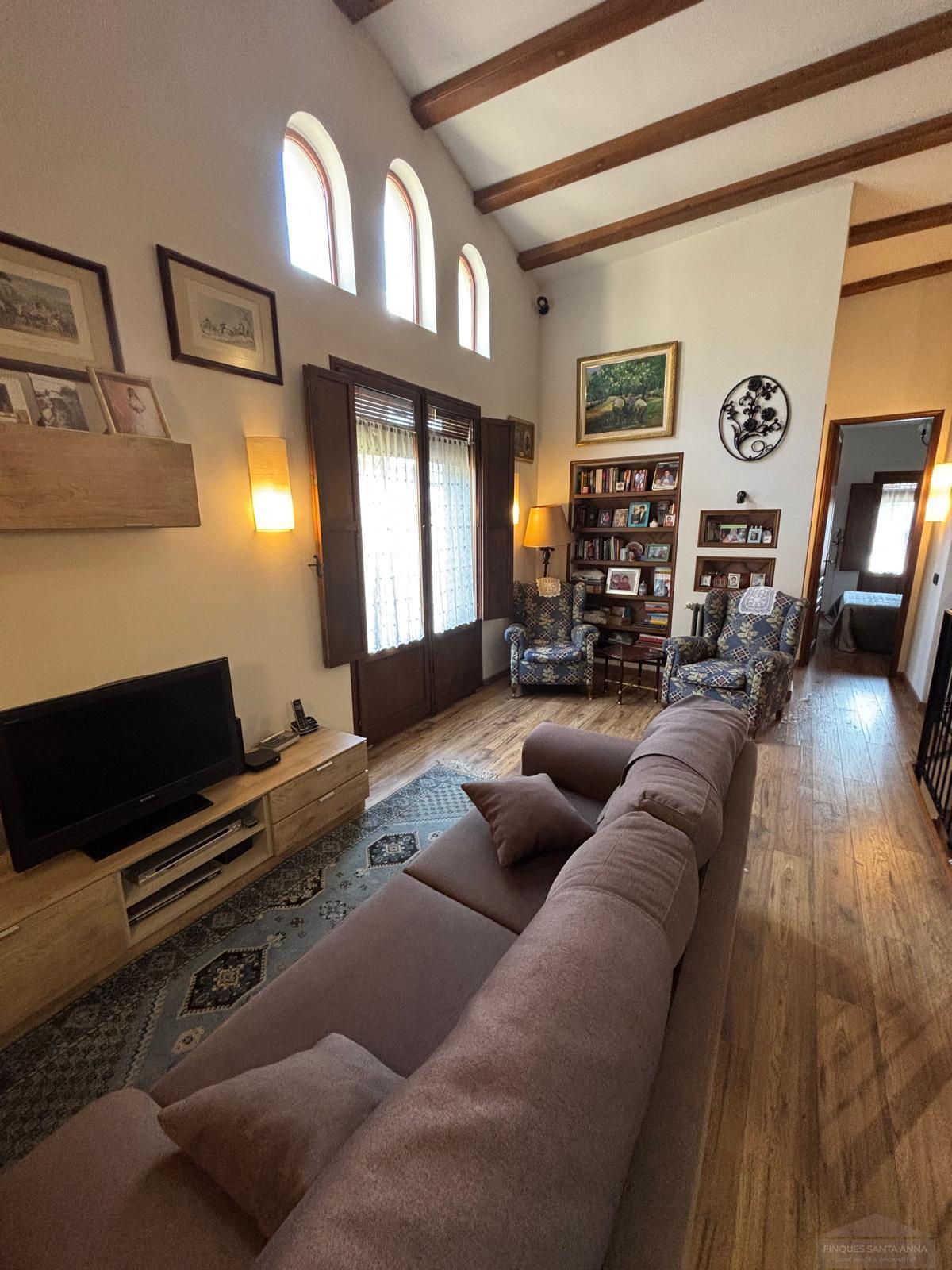 For sale of house in Argentona