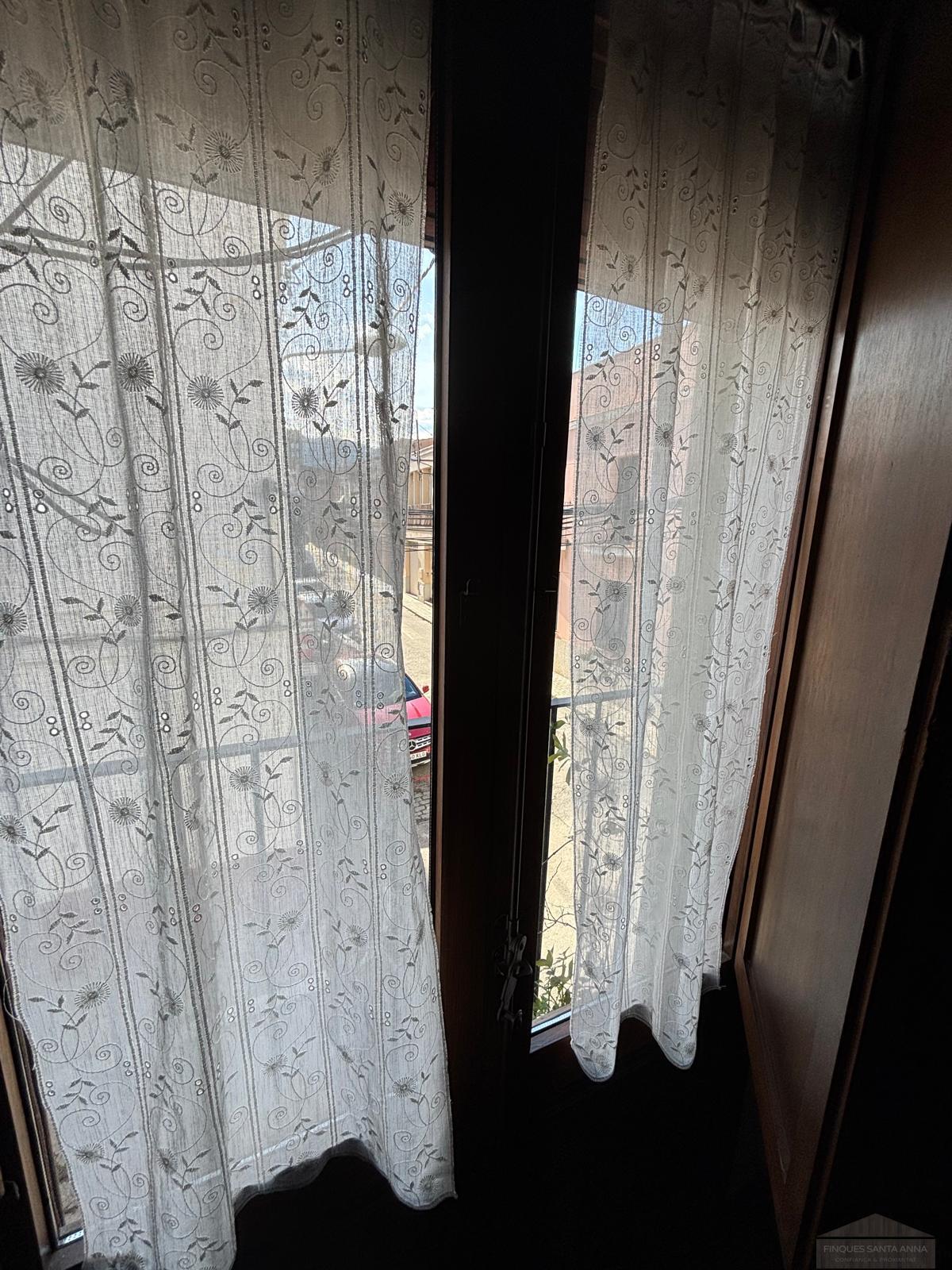 For sale of house in Argentona