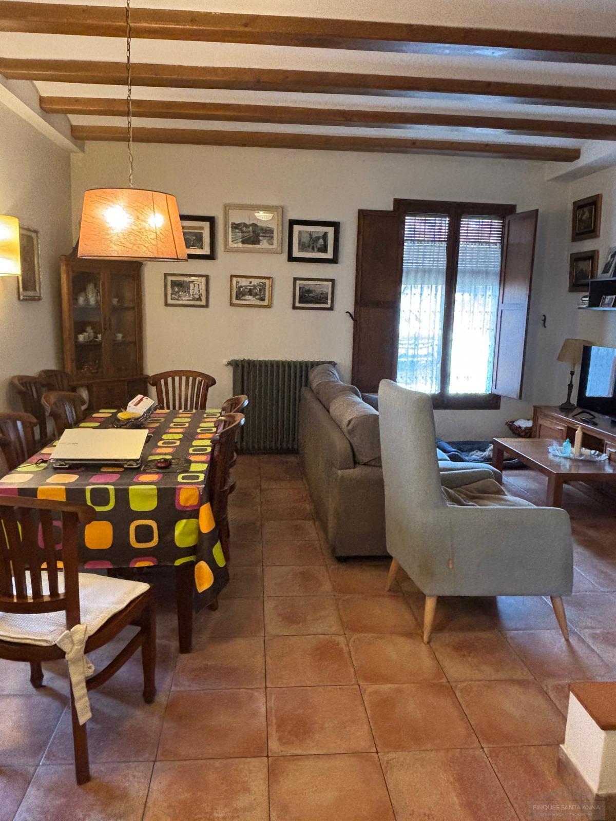 For sale of house in Argentona