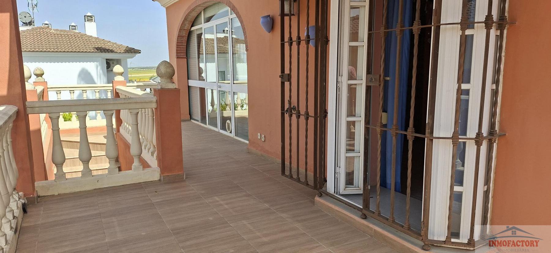 Venta de chalet en Salteras