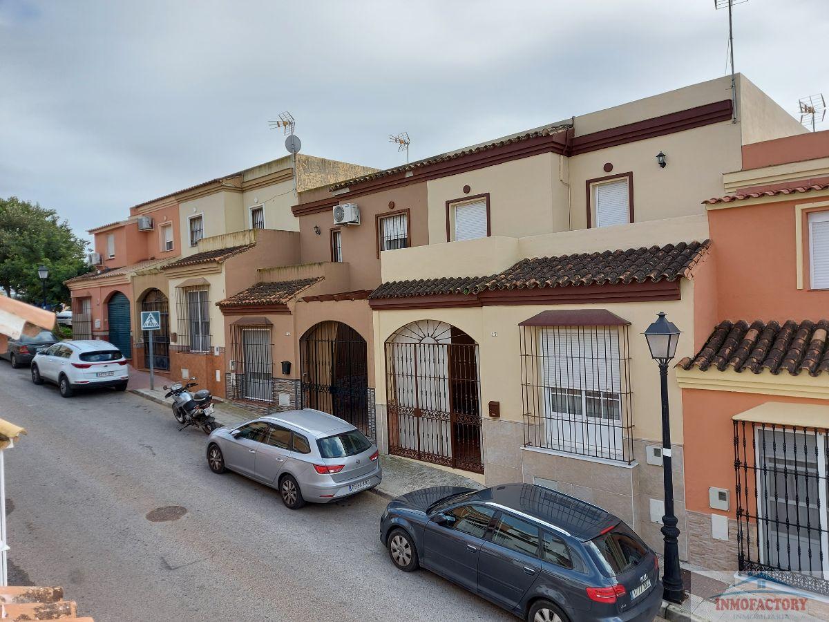 For sale of house in La Puebla del Río