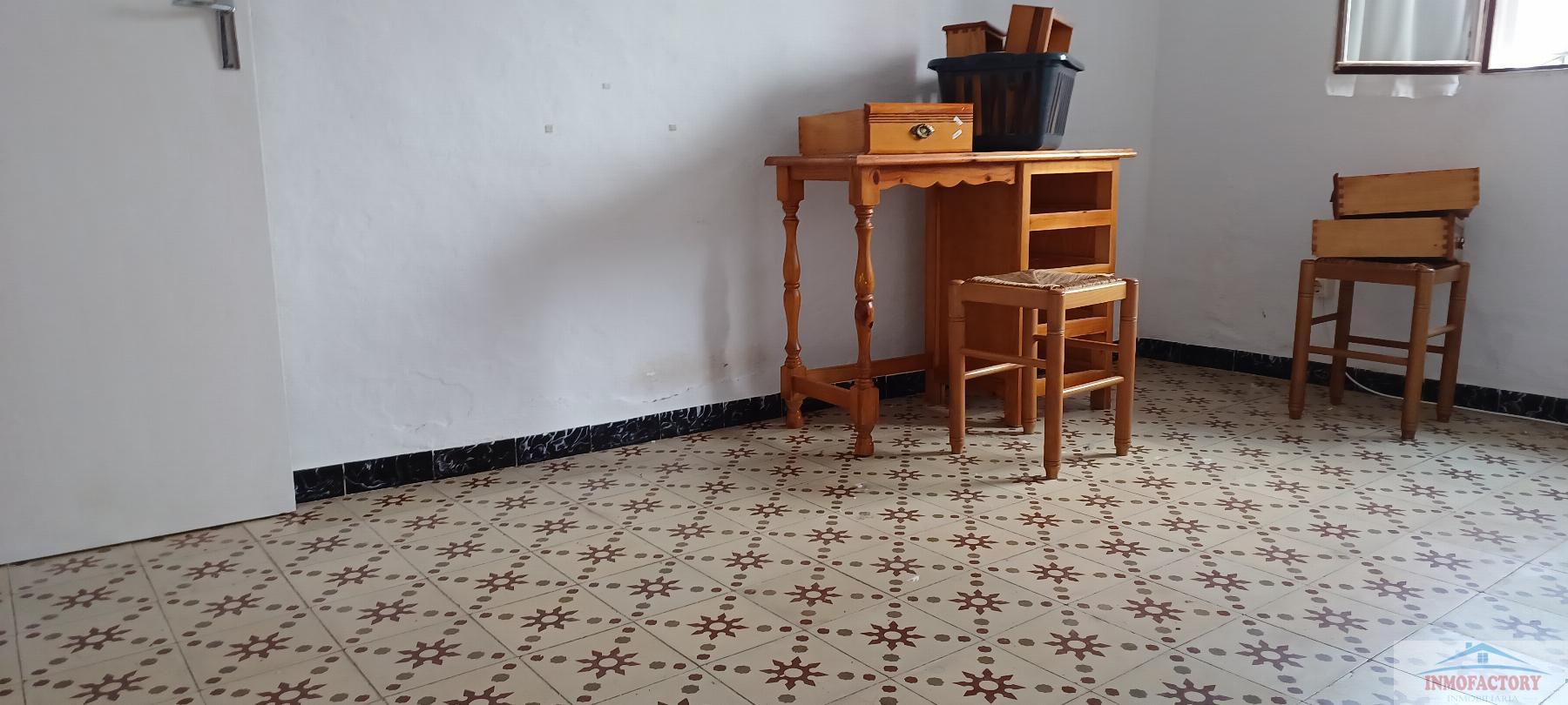 For sale of house in Olivares