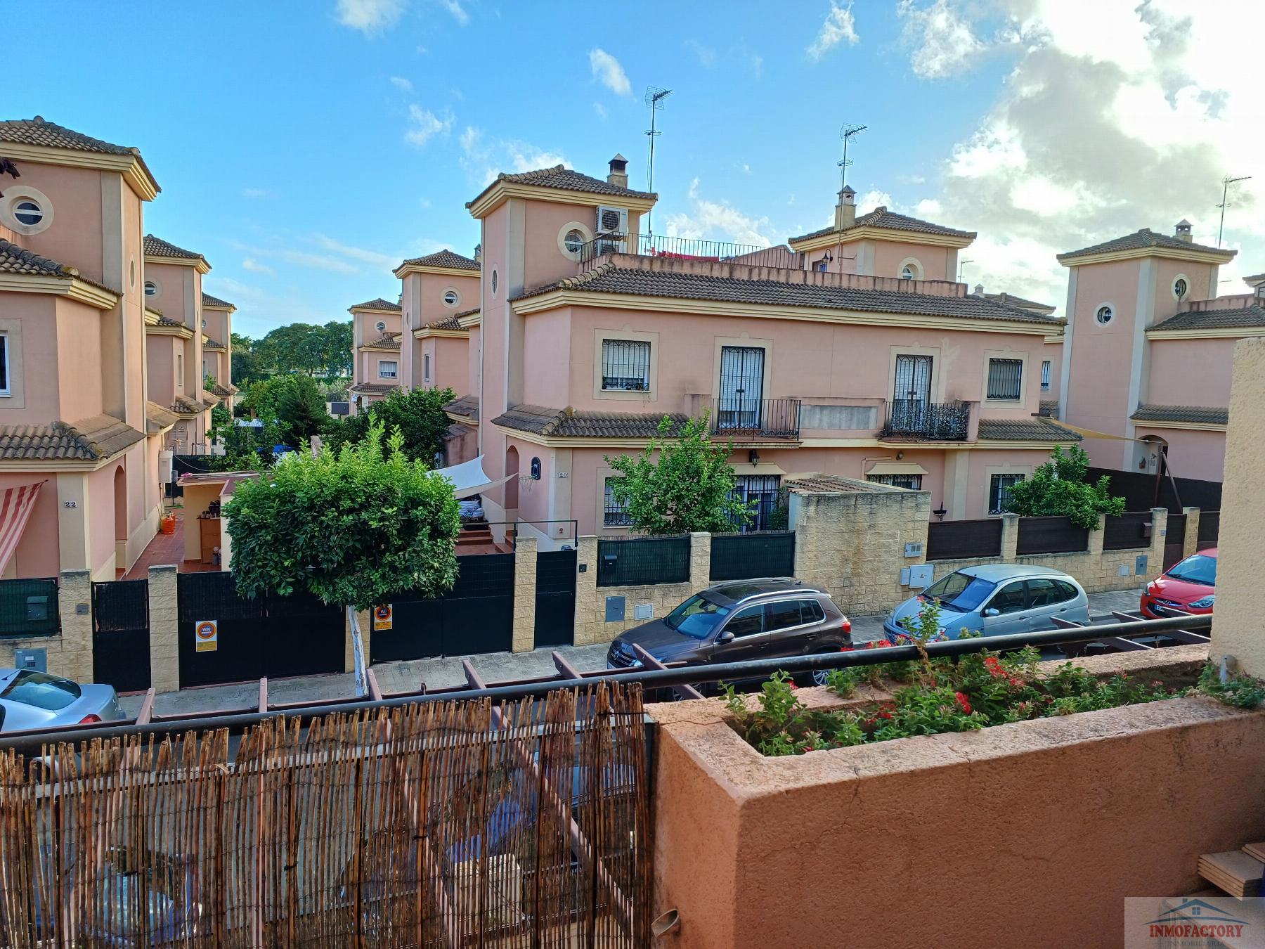 For sale of house in Mairena del Aljarafe