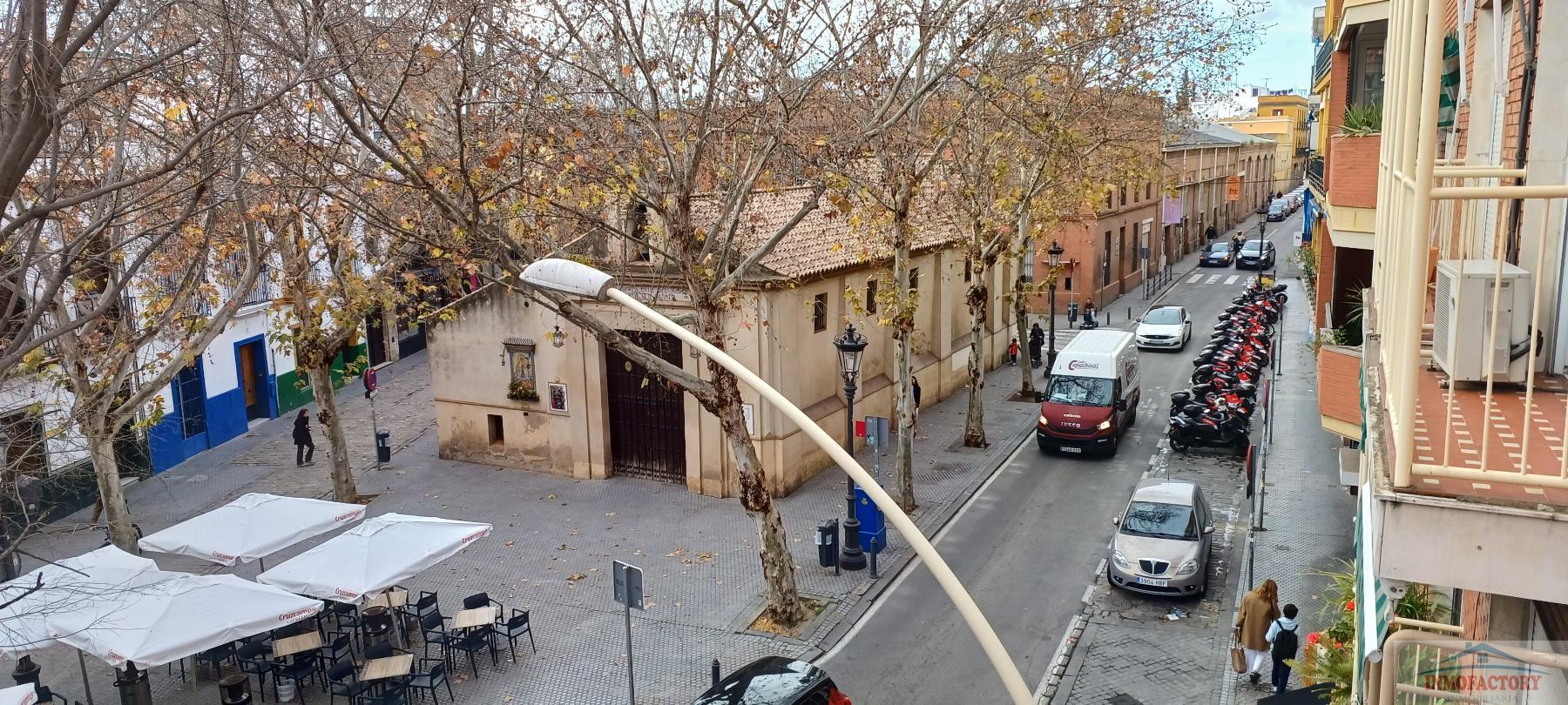 For sale of building in Sevilla