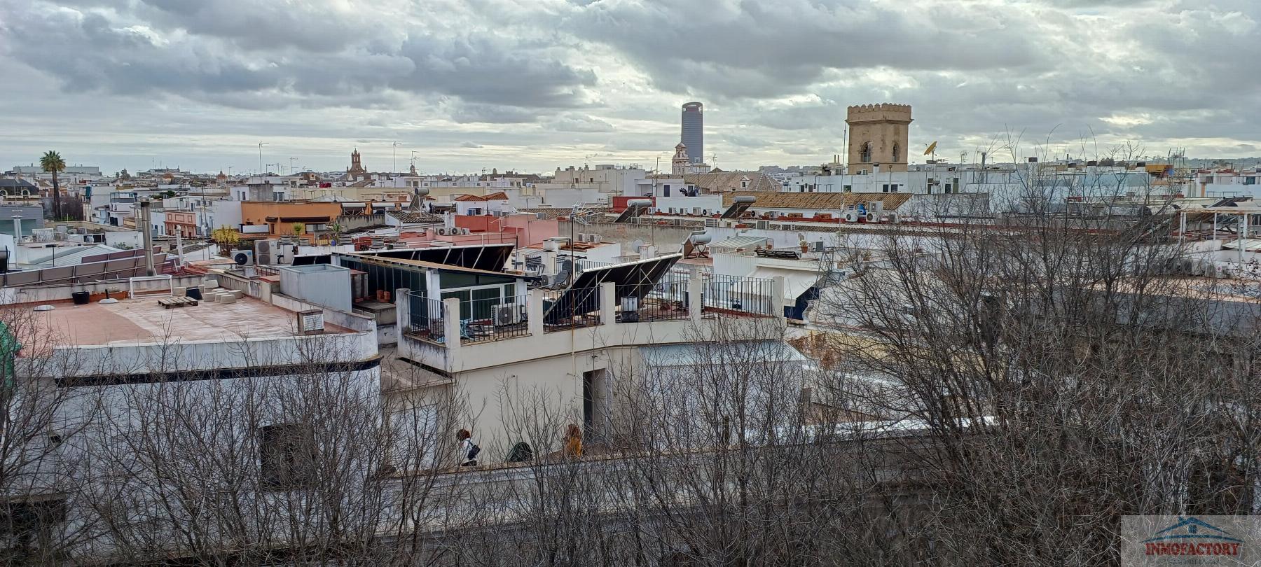 For sale of building in Sevilla