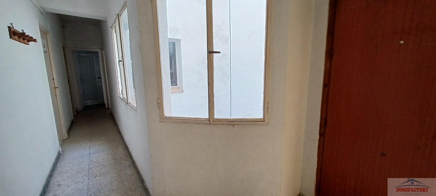 For sale of building in Sevilla