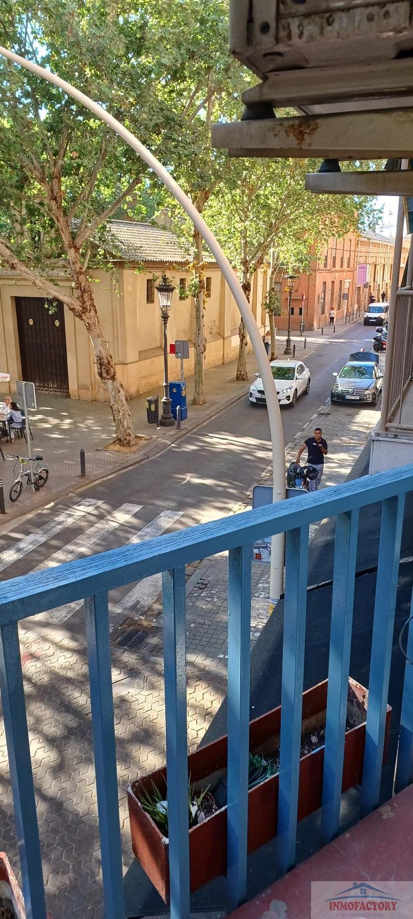 For sale of building in Sevilla