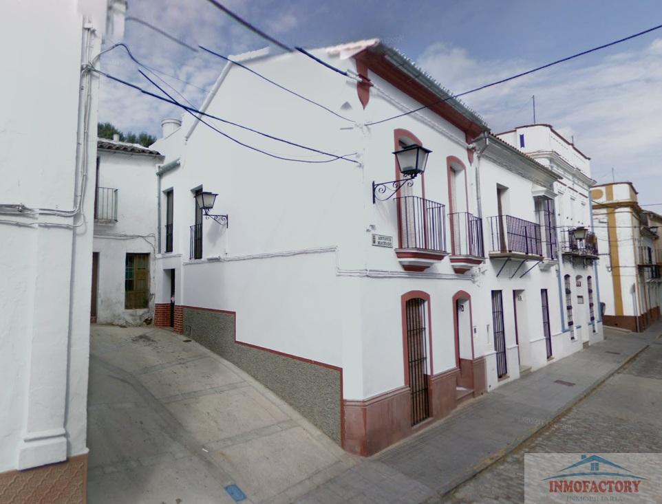 For sale of house in Sevilla