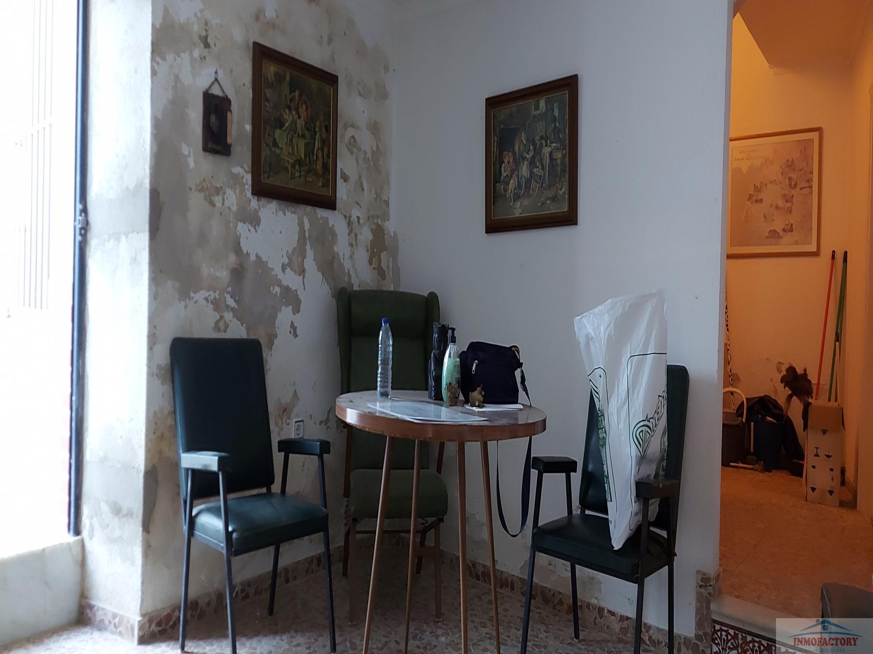 For sale of house in Sevilla