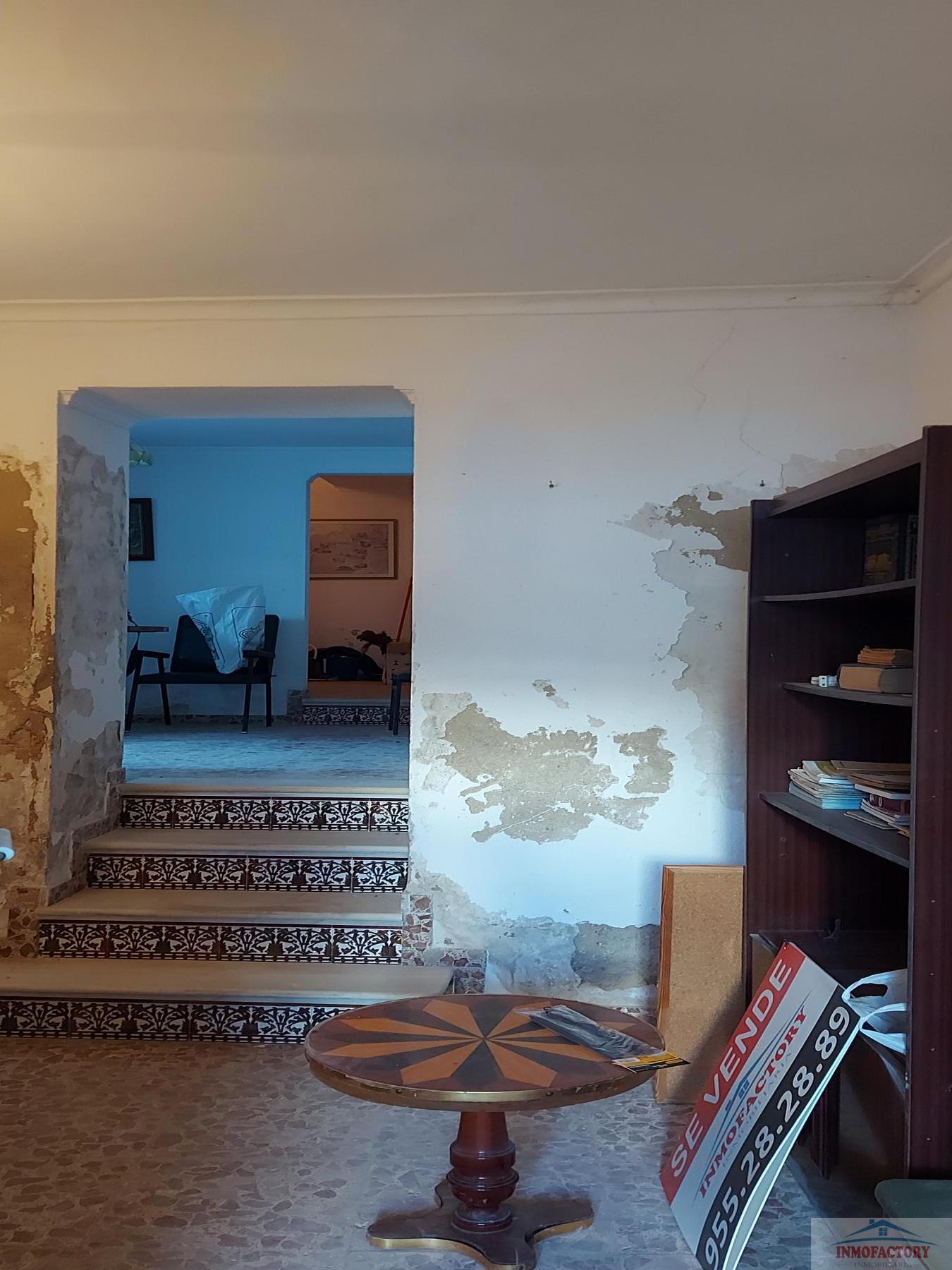 For sale of house in Sevilla
