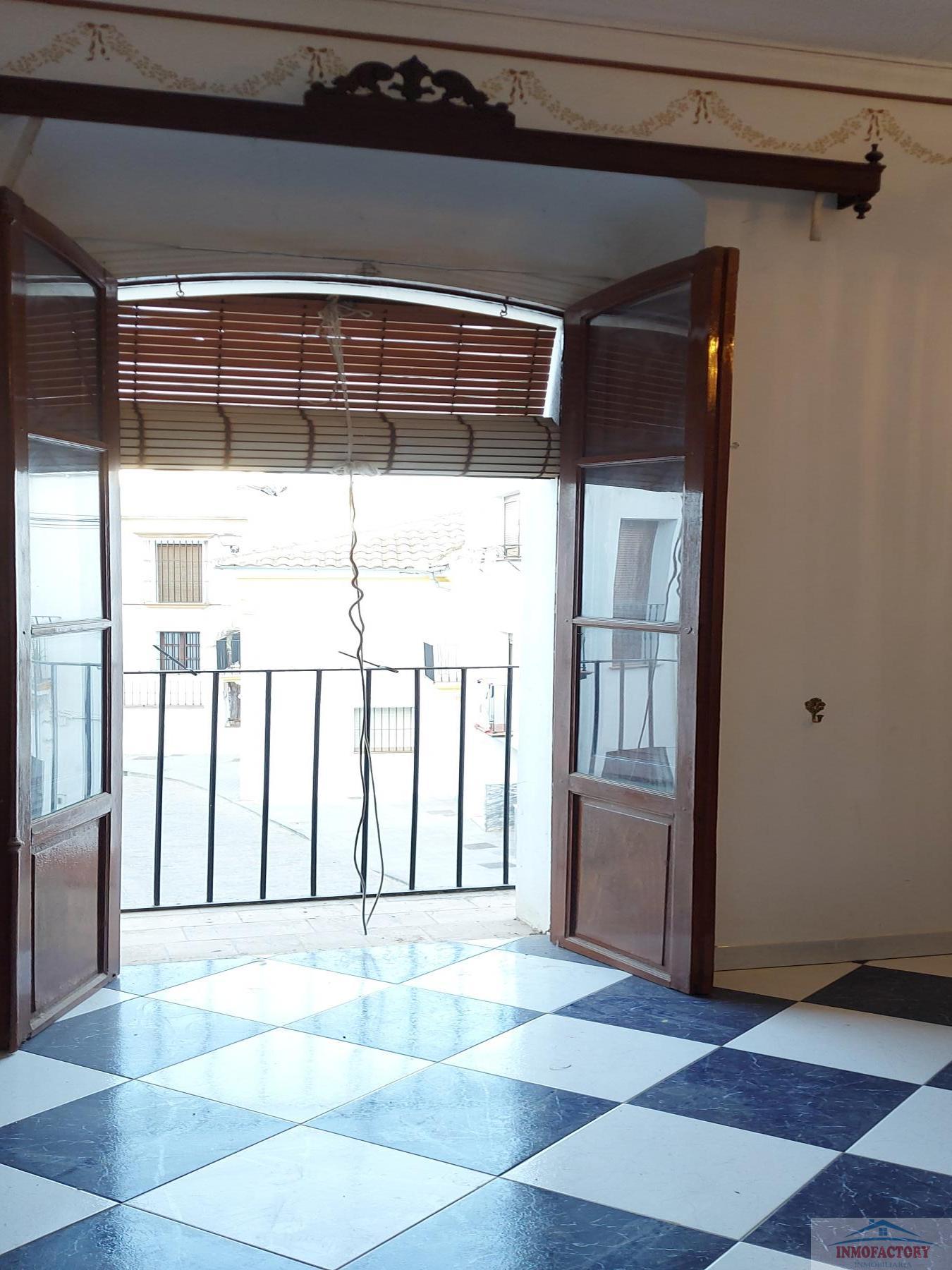 For sale of house in Sevilla
