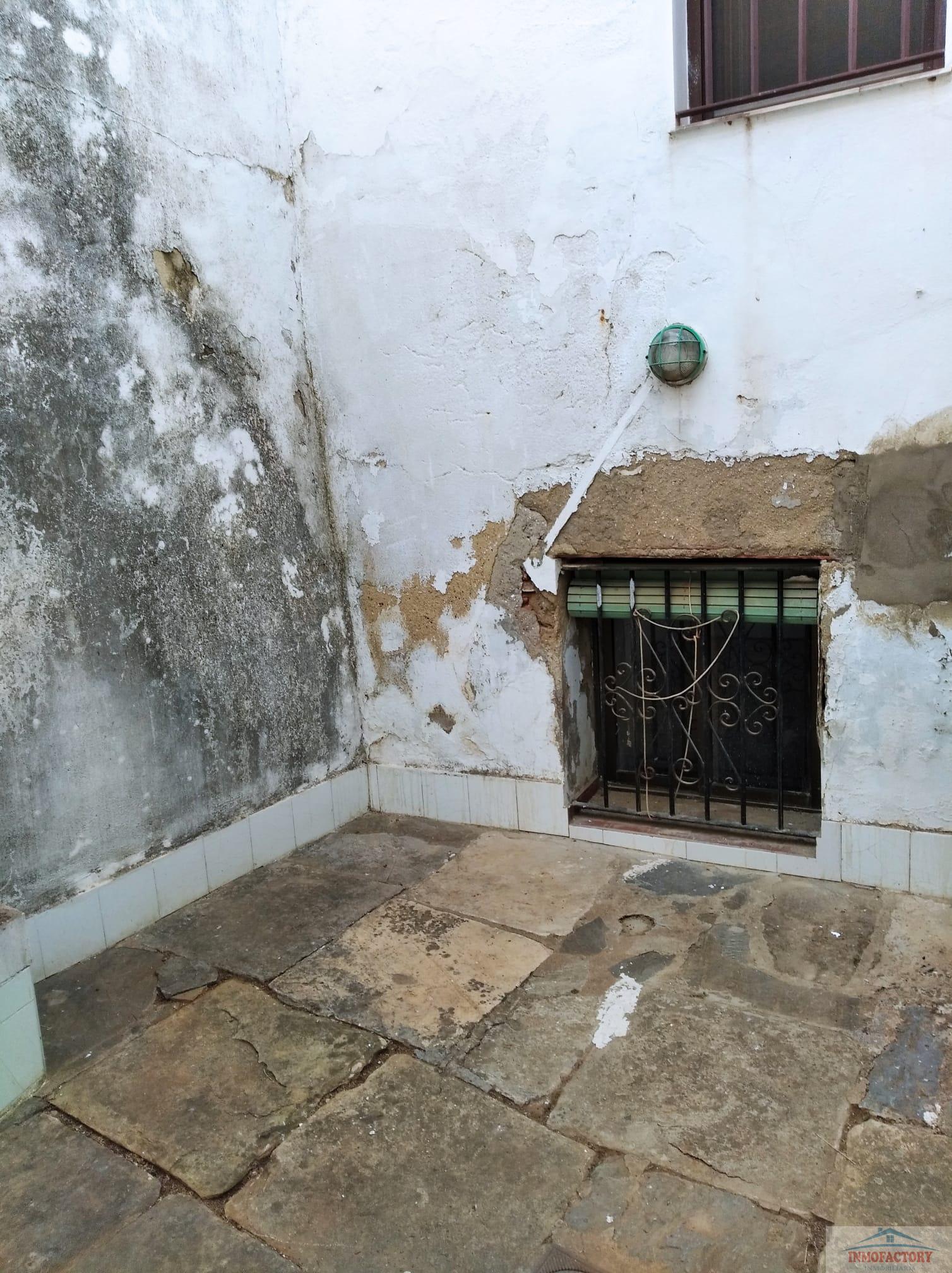 For sale of house in Sevilla
