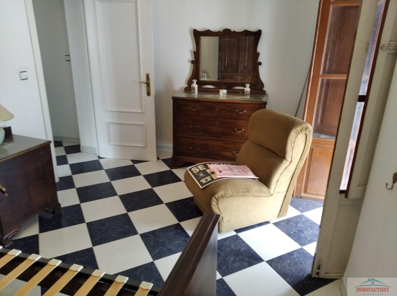 For sale of house in Sevilla