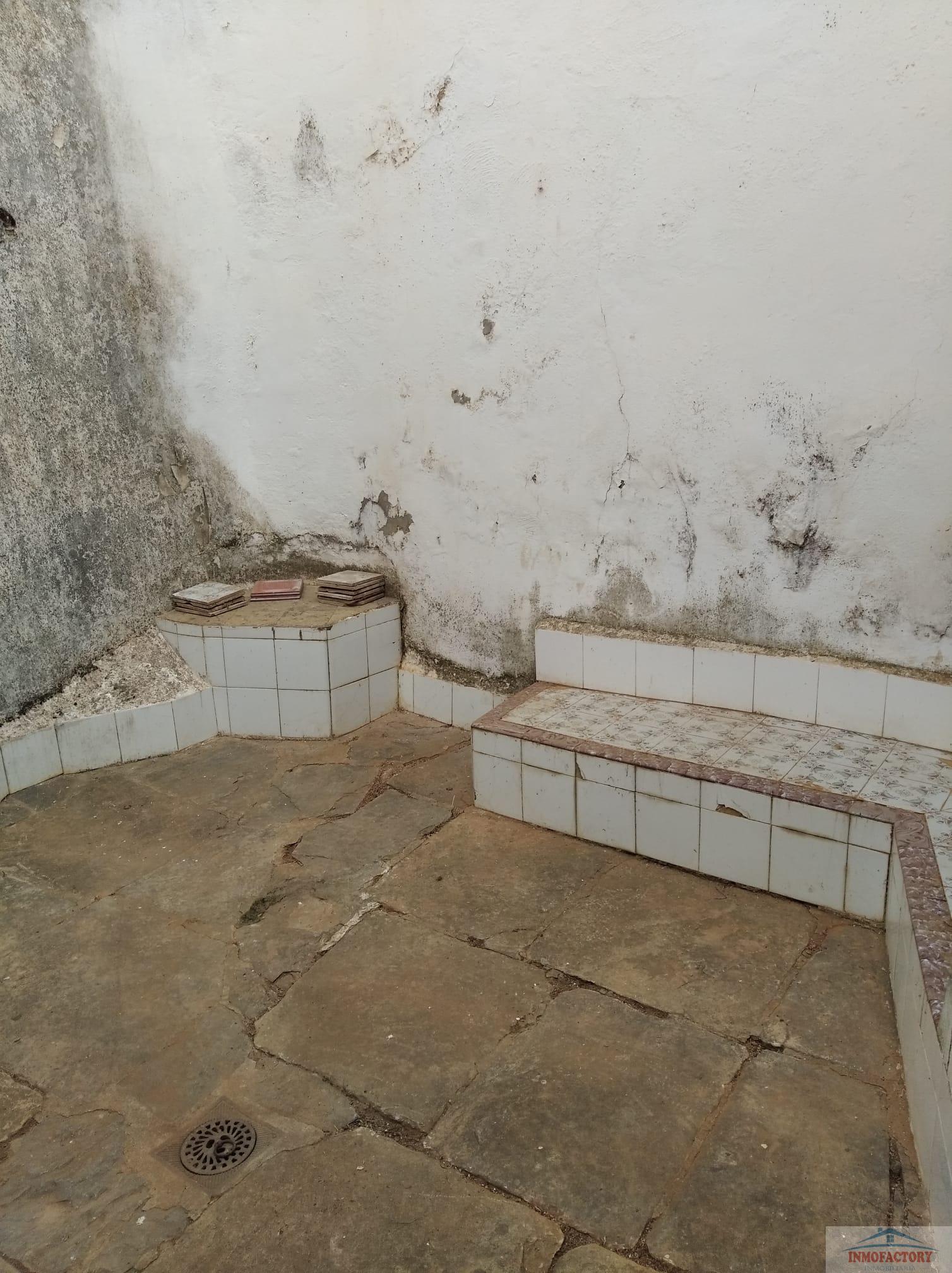 For sale of house in Sevilla