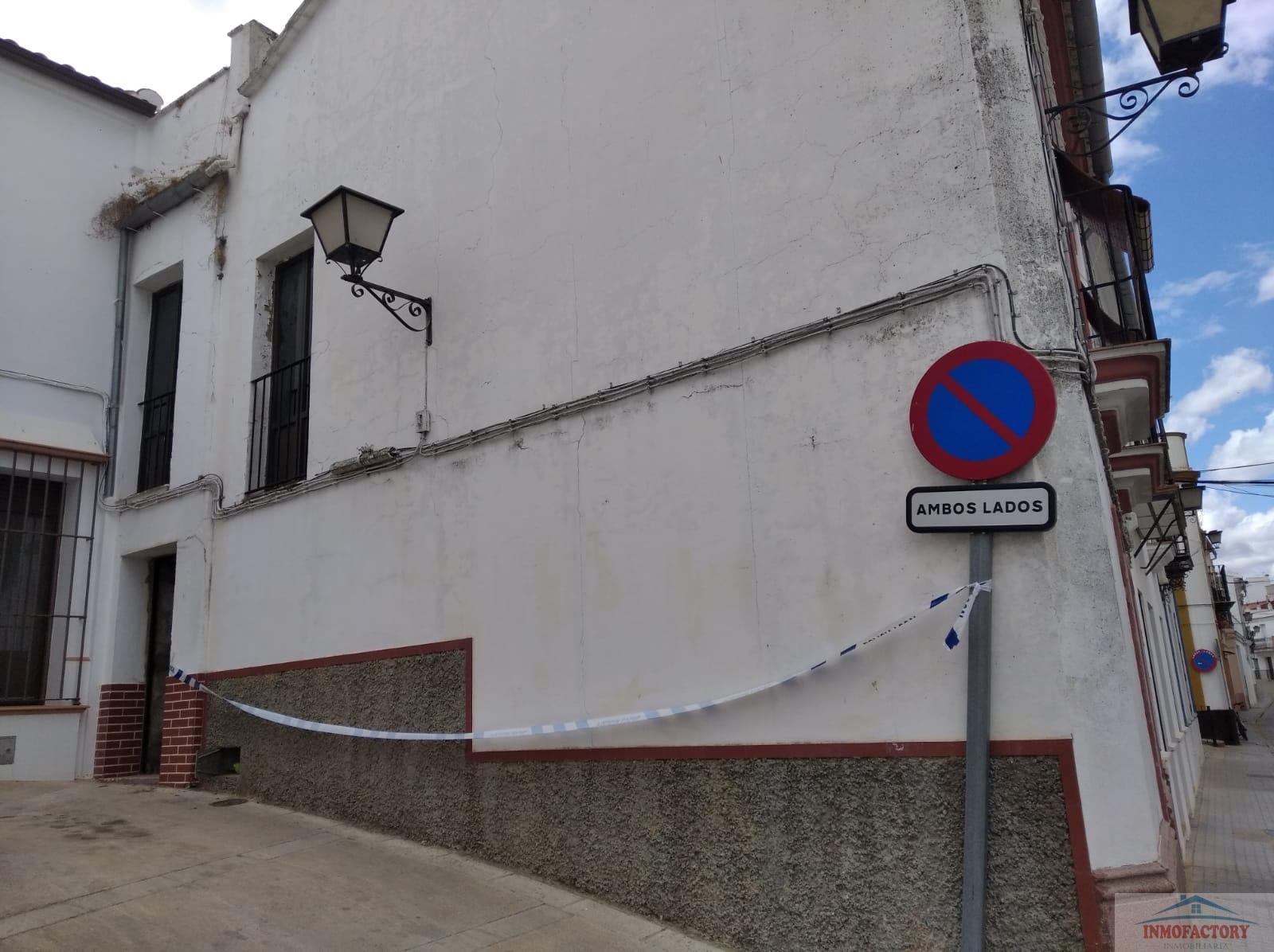 For sale of house in Sevilla