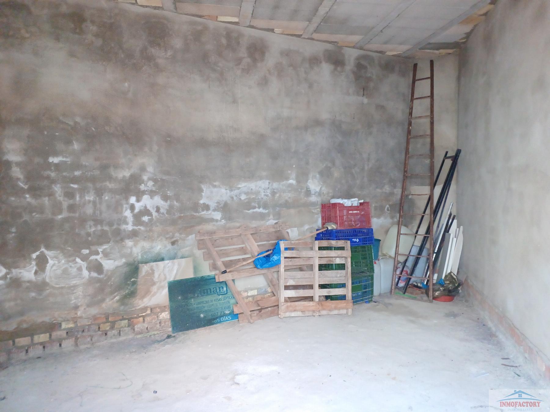 For sale of commercial in Coria del Río