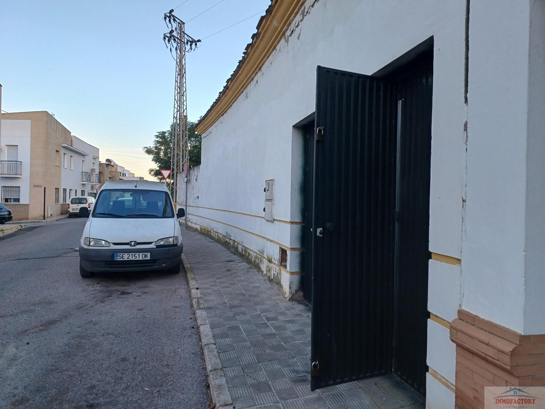 For sale of commercial in Coria del Río