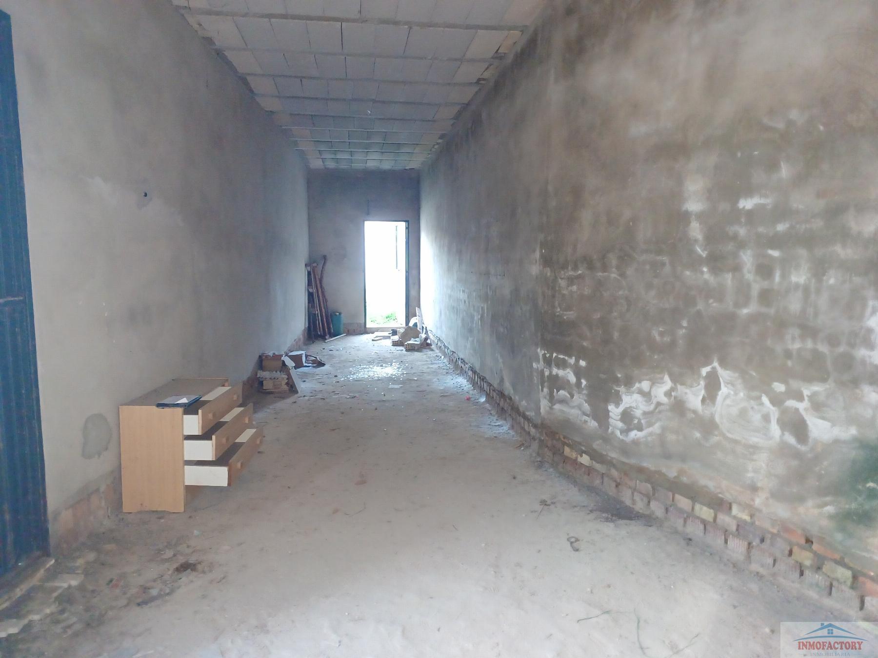 For sale of commercial in Coria del Río