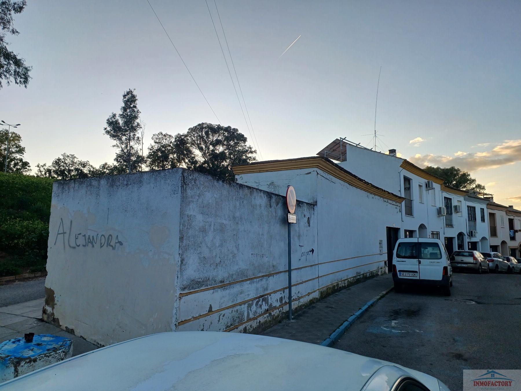 For sale of commercial in Coria del Río