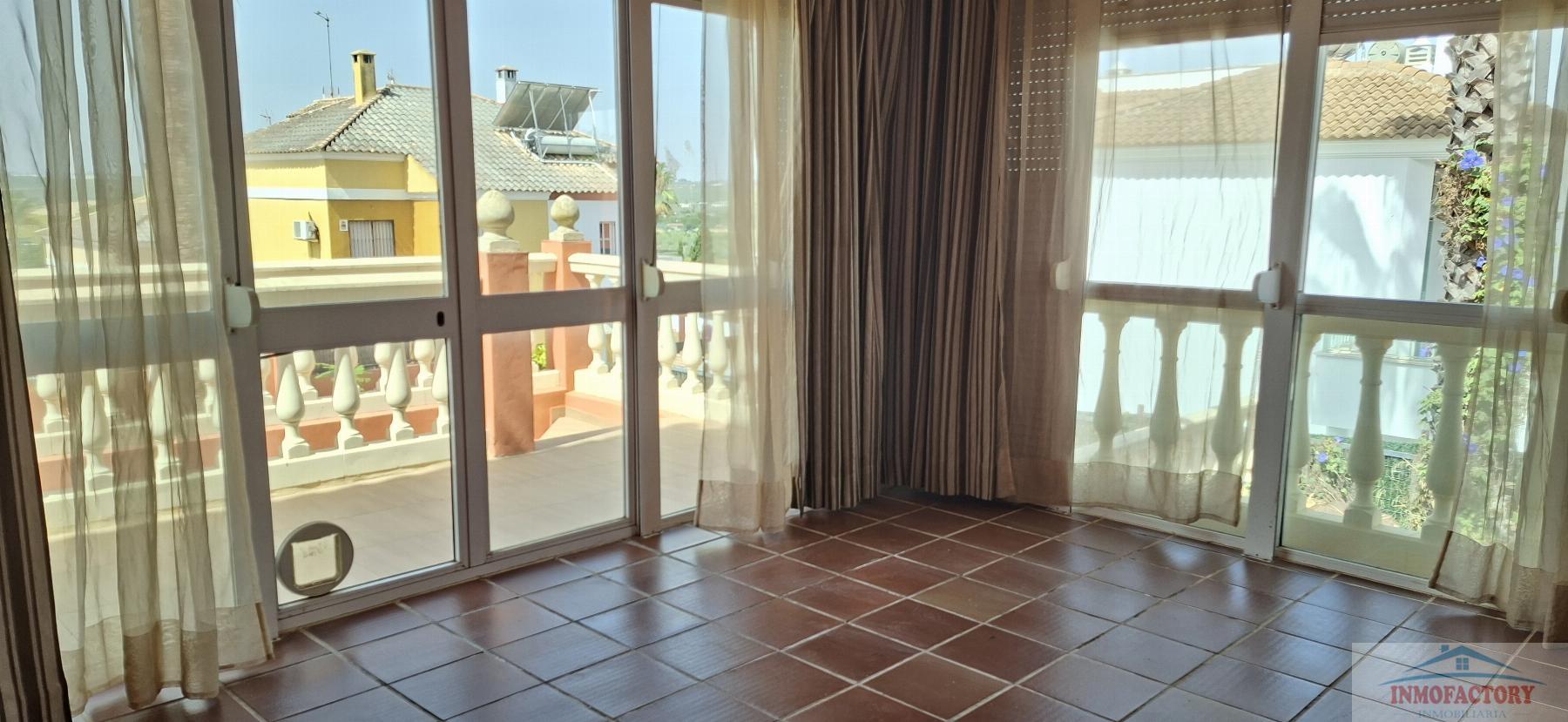 Venta de chalet en Salteras