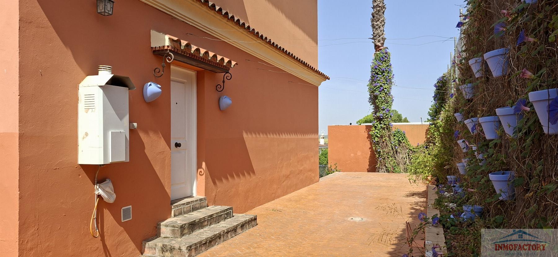 Venta de chalet en Salteras