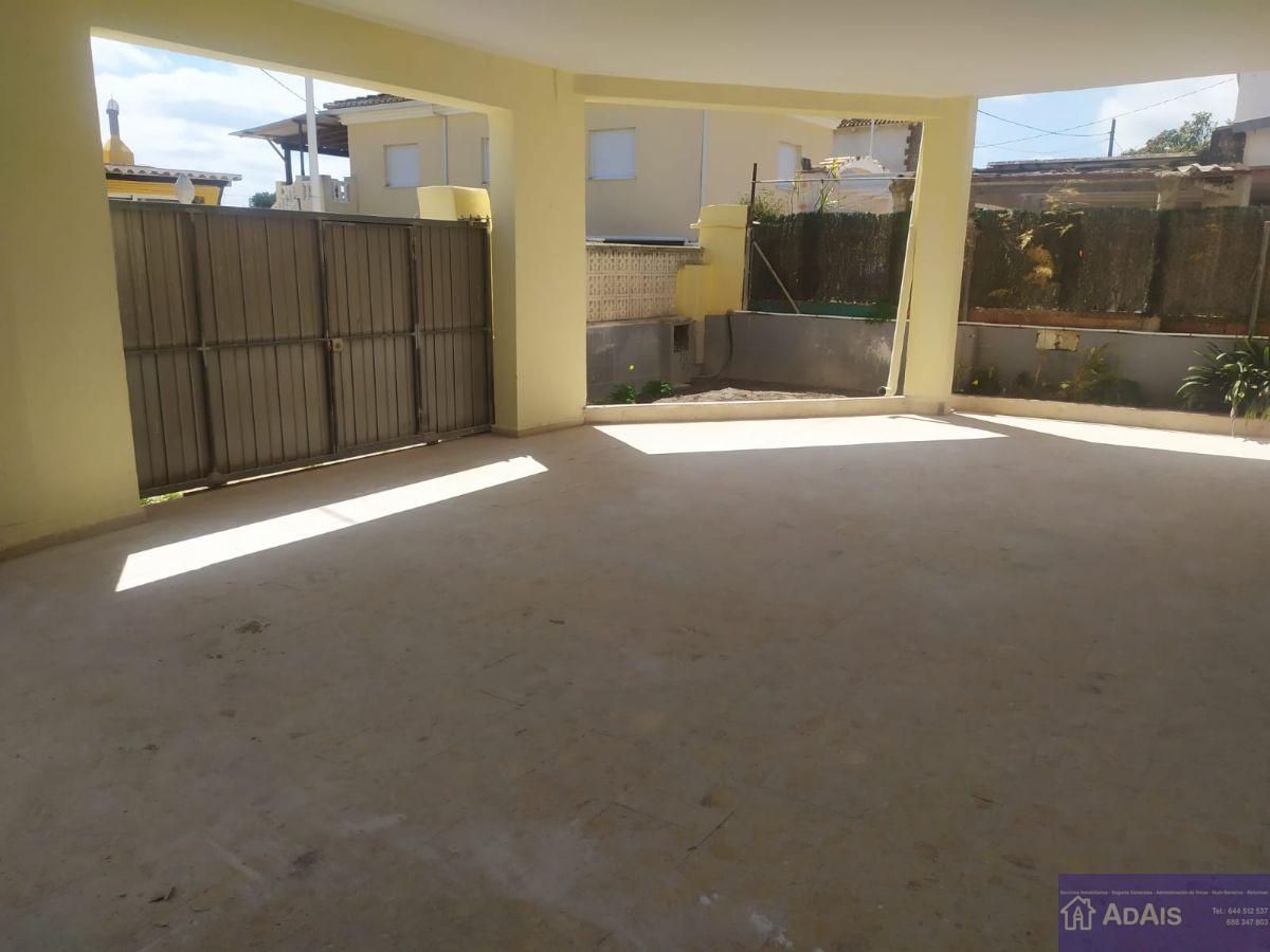 For sale of chalet in Gandia