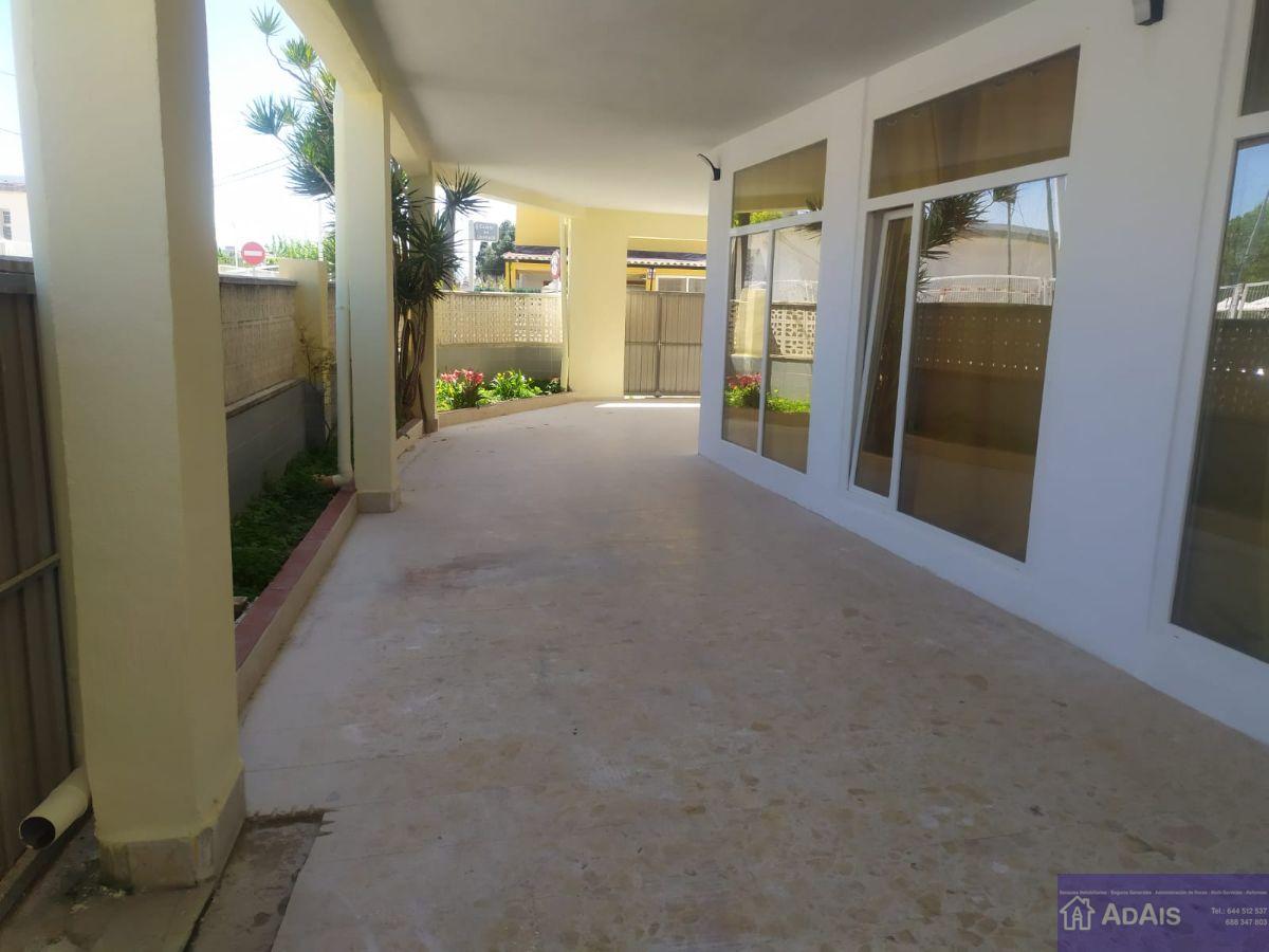 For sale of chalet in Gandia