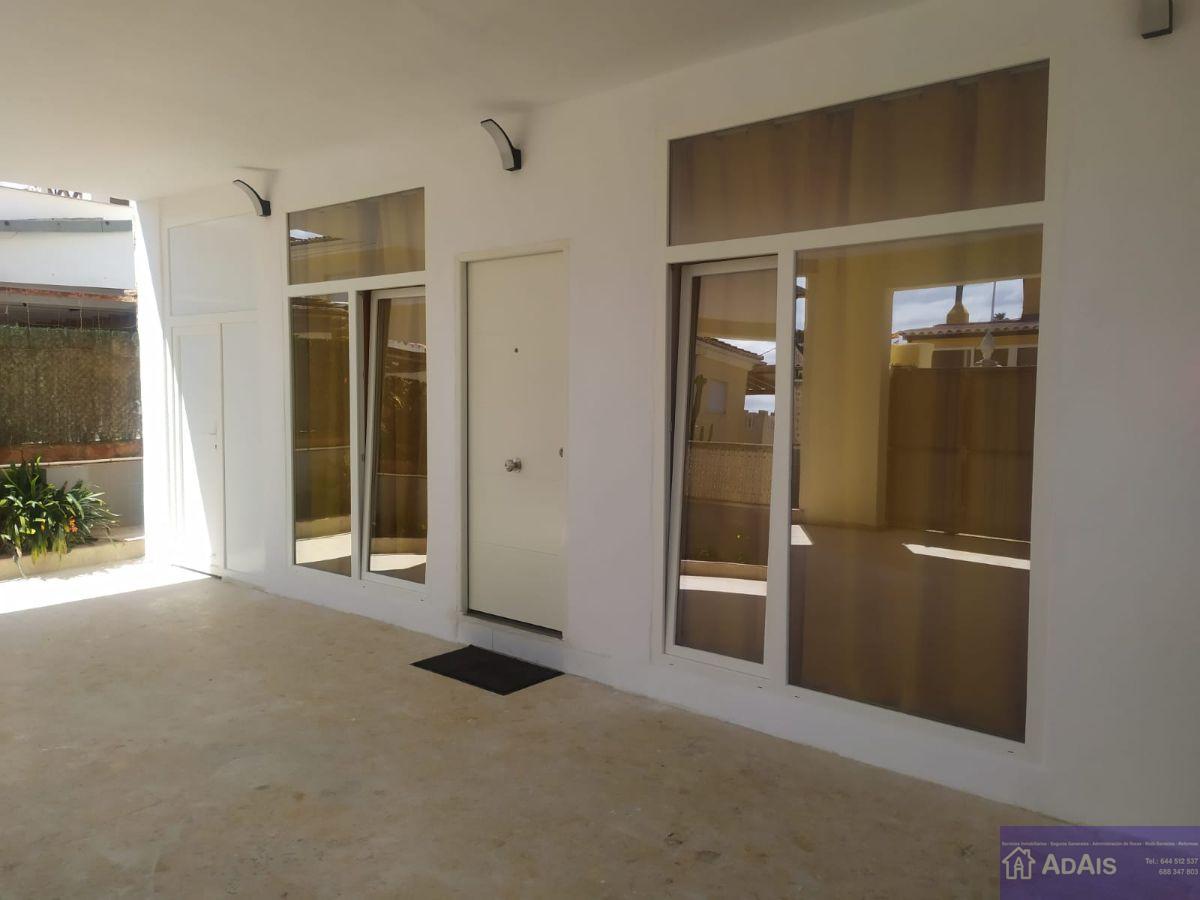 For sale of chalet in Gandia