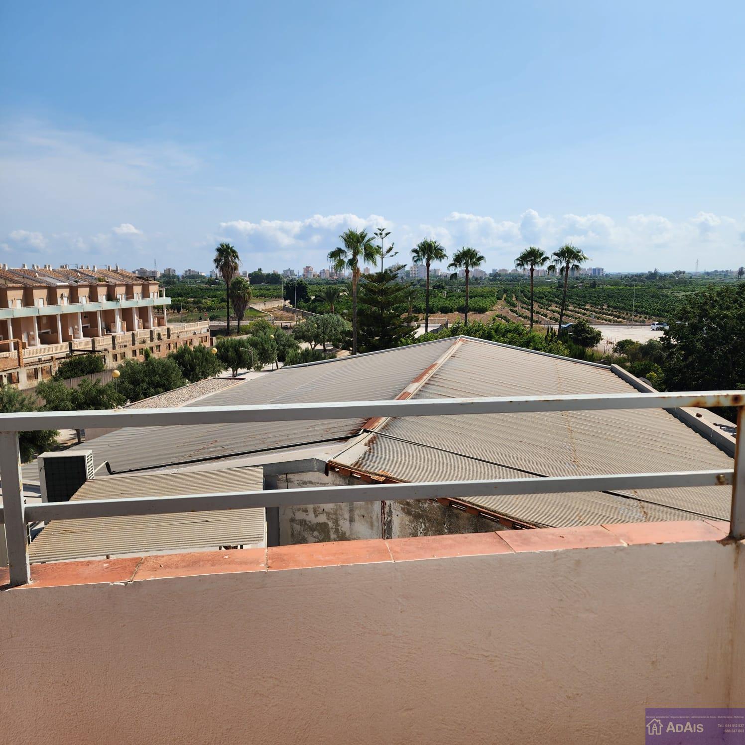 For rent of flat in Piles