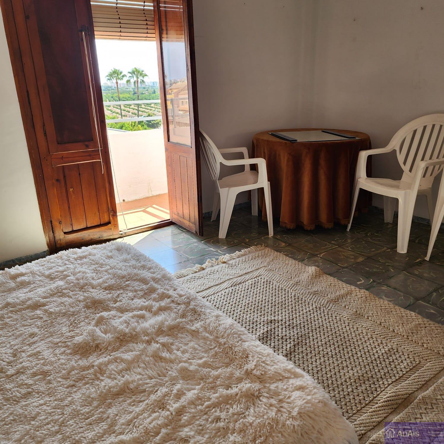 For rent of flat in Piles