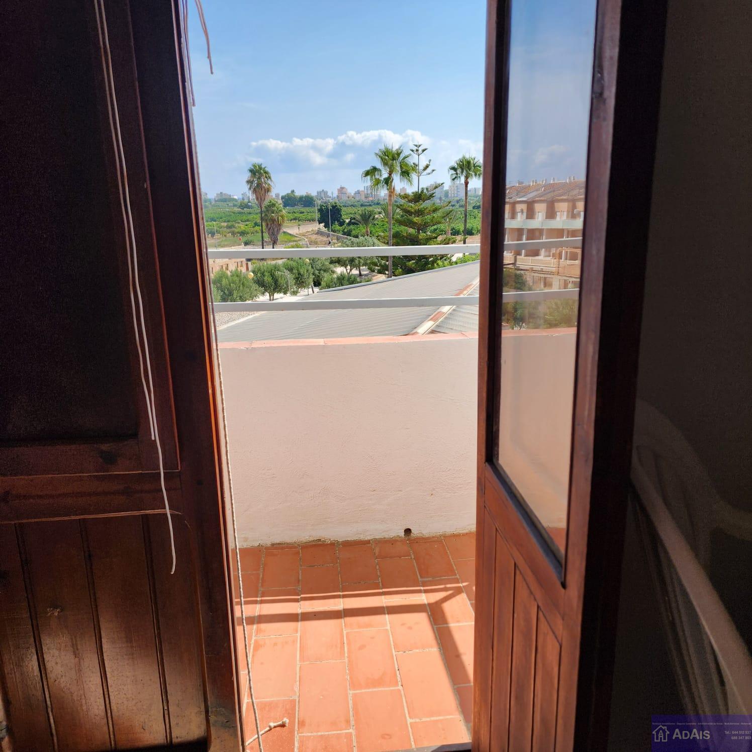 For rent of flat in Piles