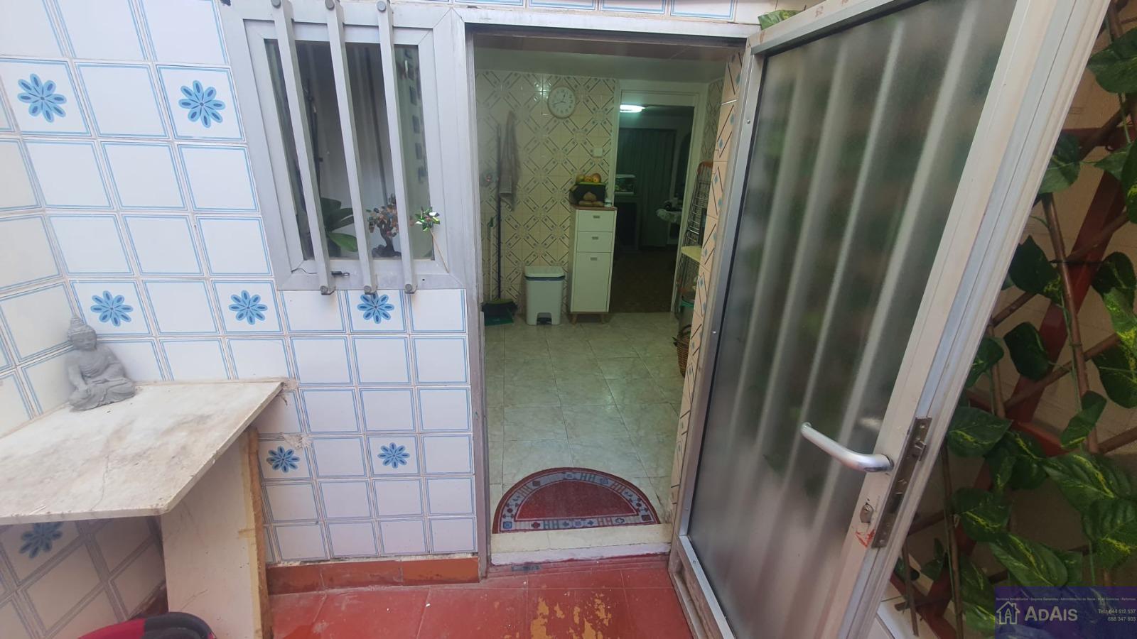 For sale of commercial in Gandia