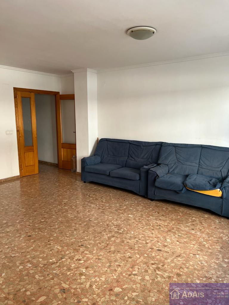 For sale of flat in Oliva