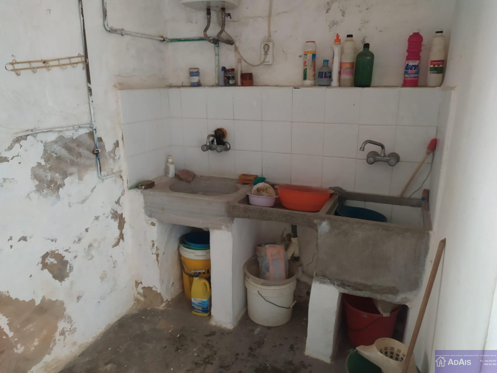 For sale of house in Beniarjó