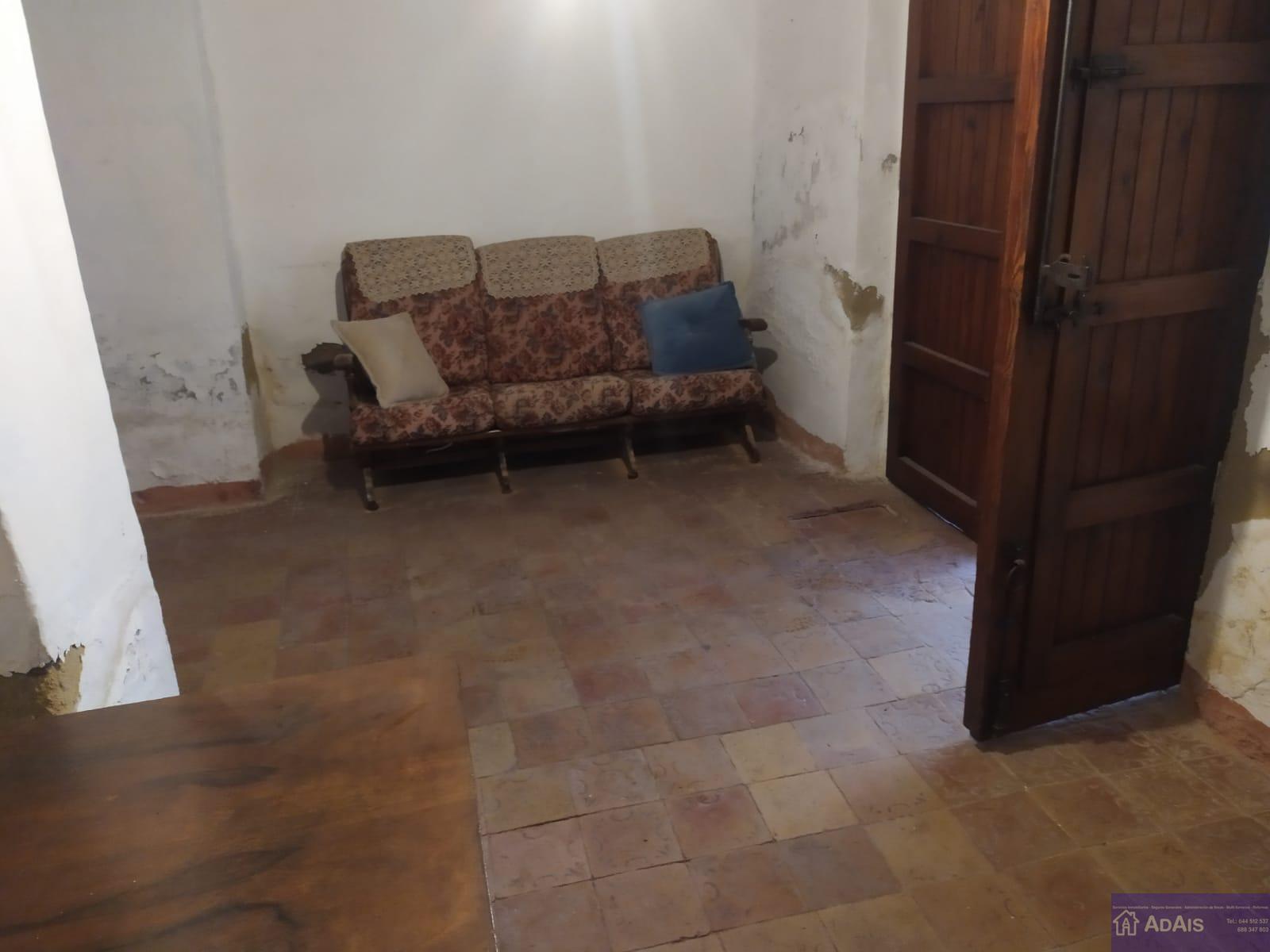 For sale of house in Beniarjó