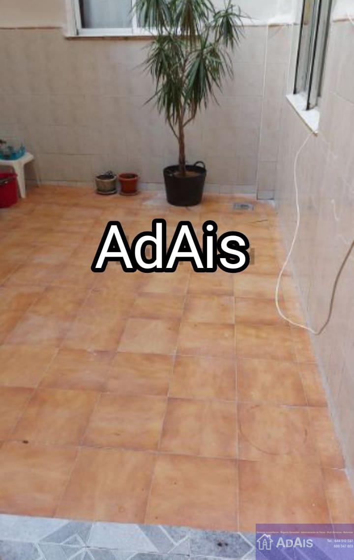 For sale of ground floor in Gandia