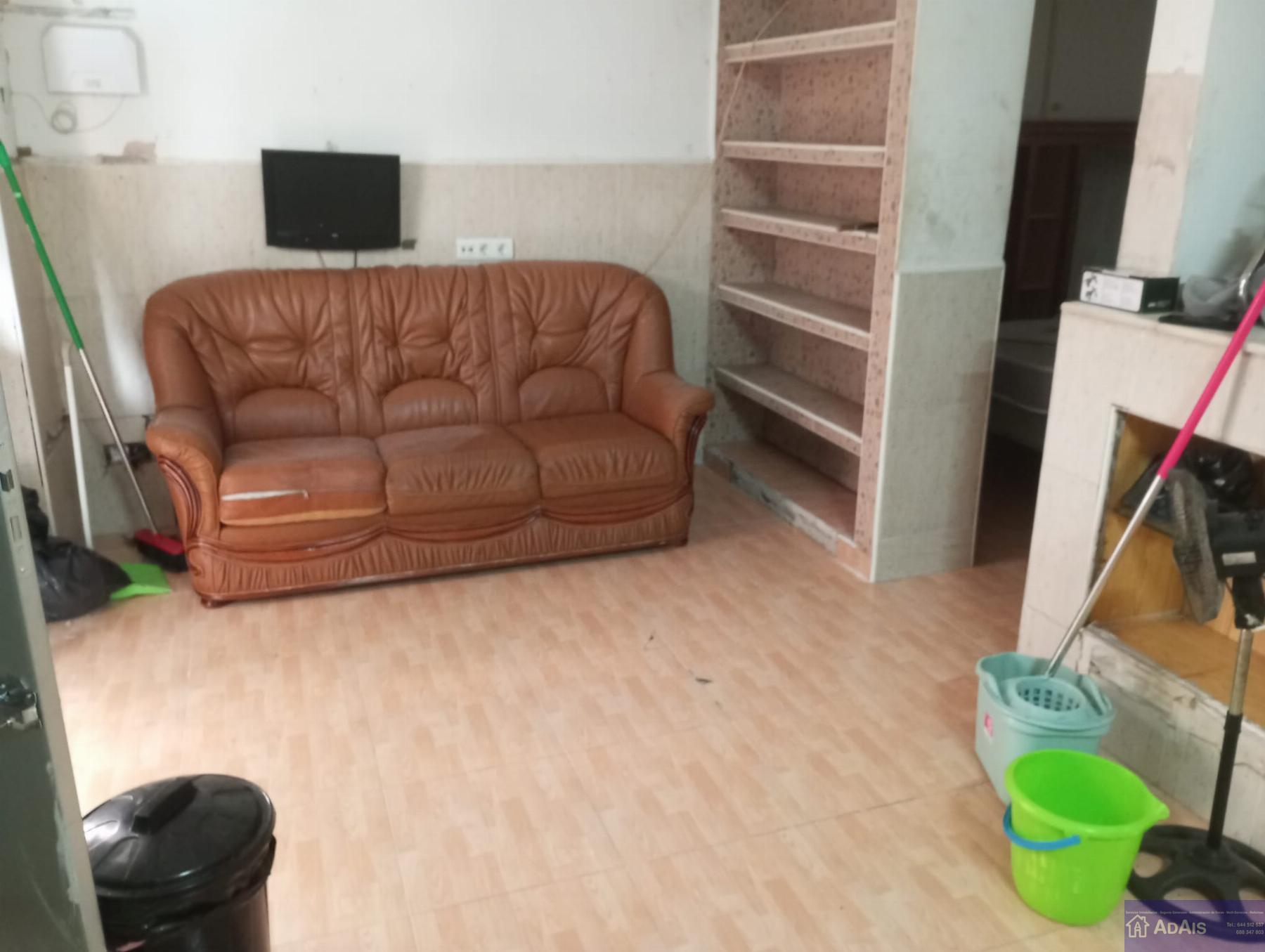 For sale of ground floor in Gandia