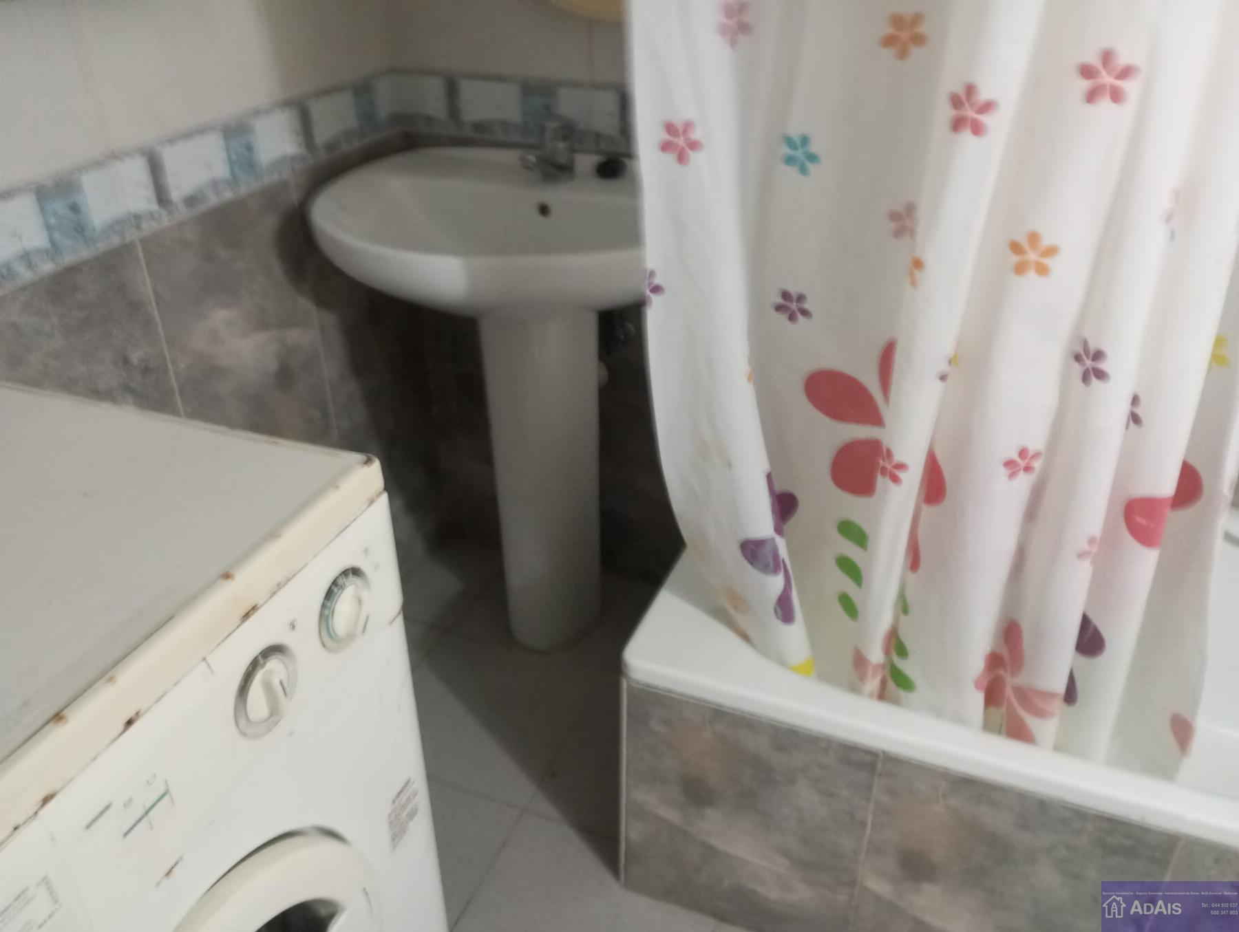 For sale of ground floor in Gandia