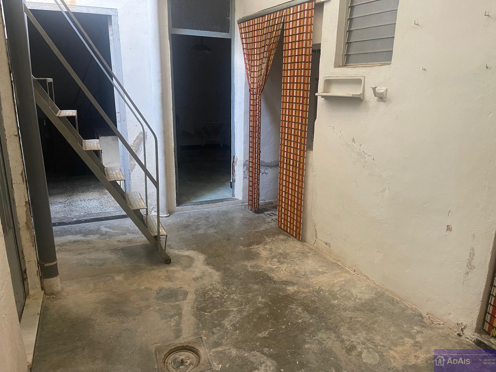 For sale of building in Almoines