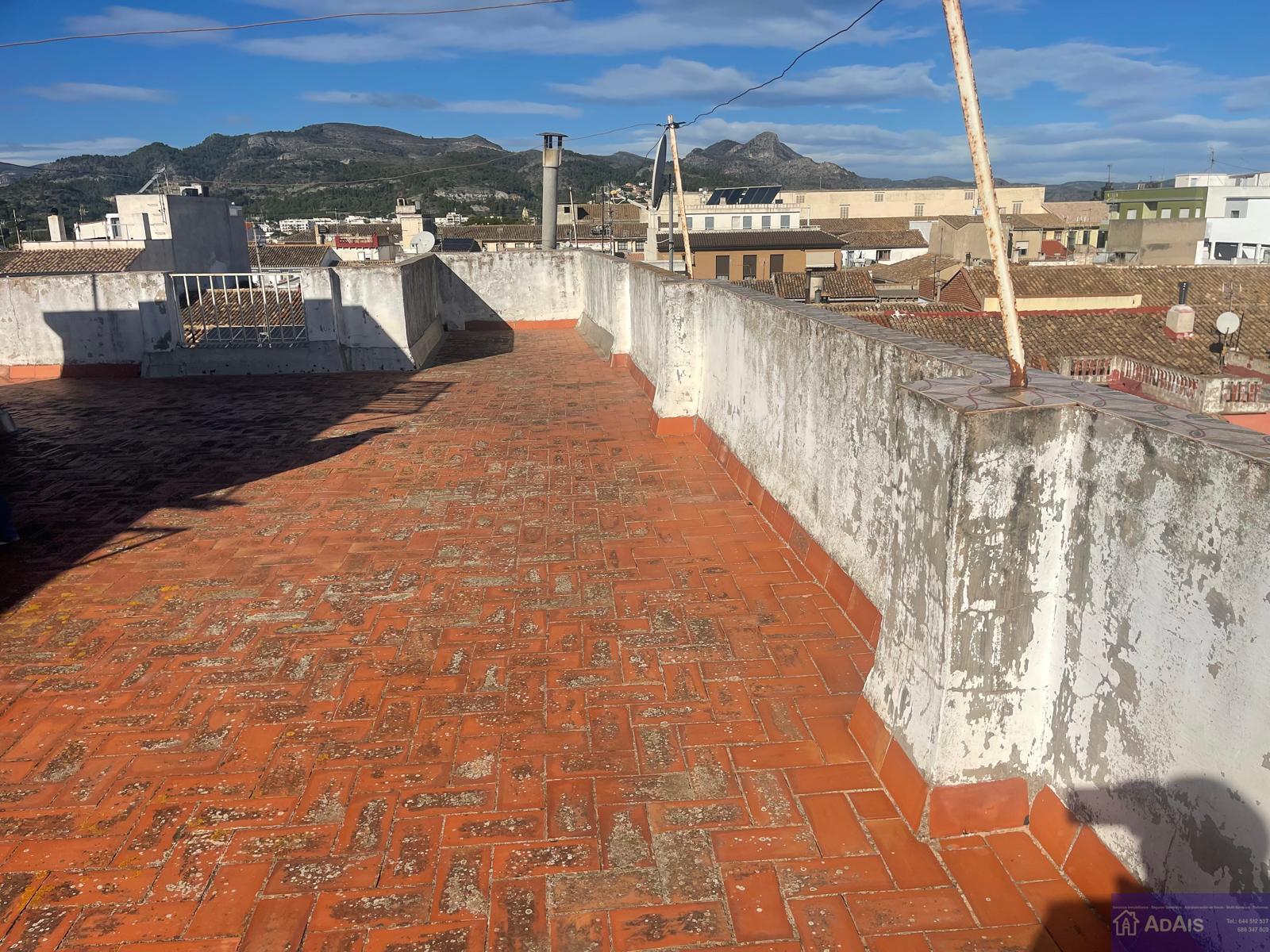 For sale of building in Almoines