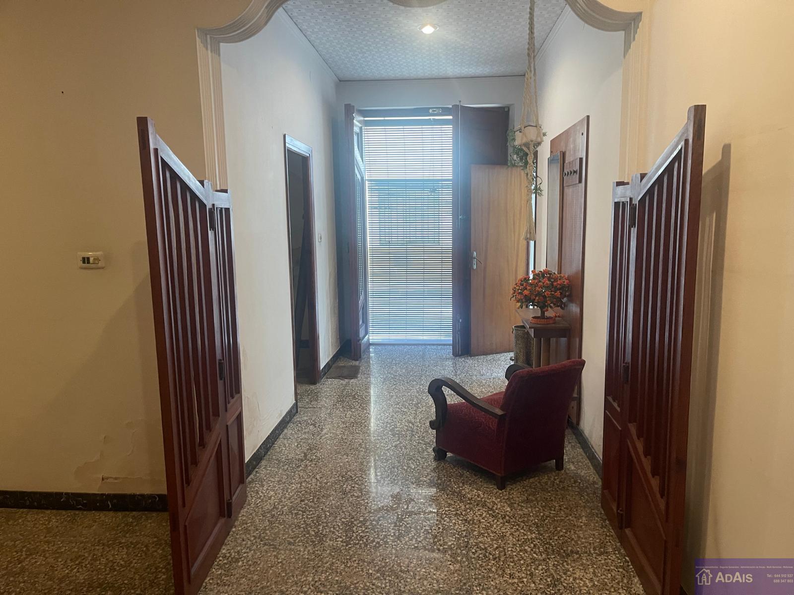 For sale of building in Almoines