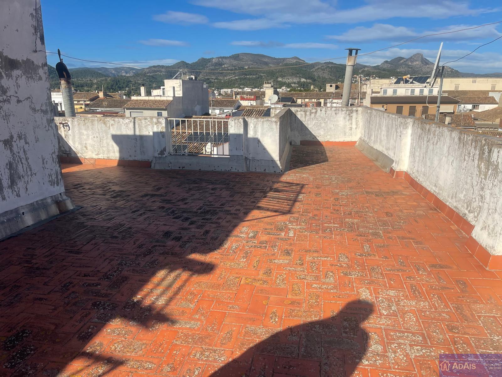 For sale of building in Almoines