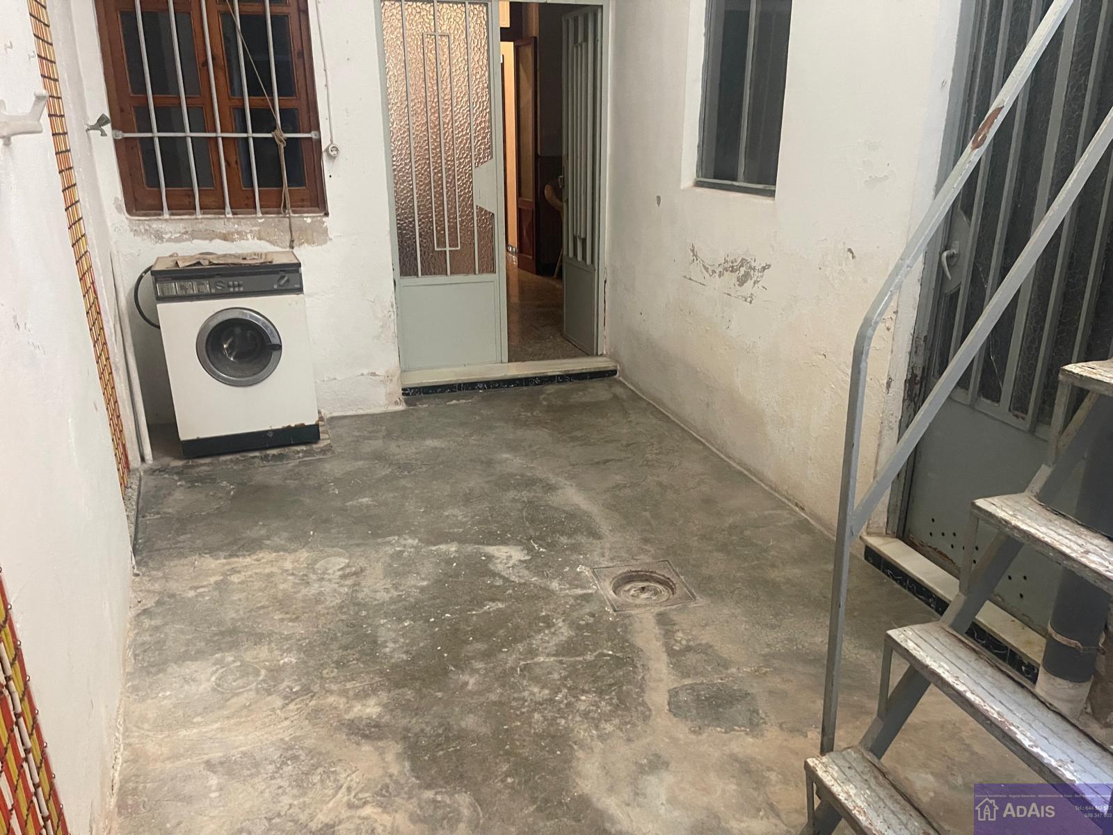 For sale of building in Almoines