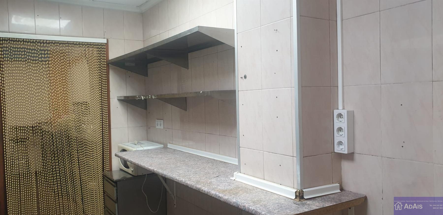 For rent of commercial in Almoines